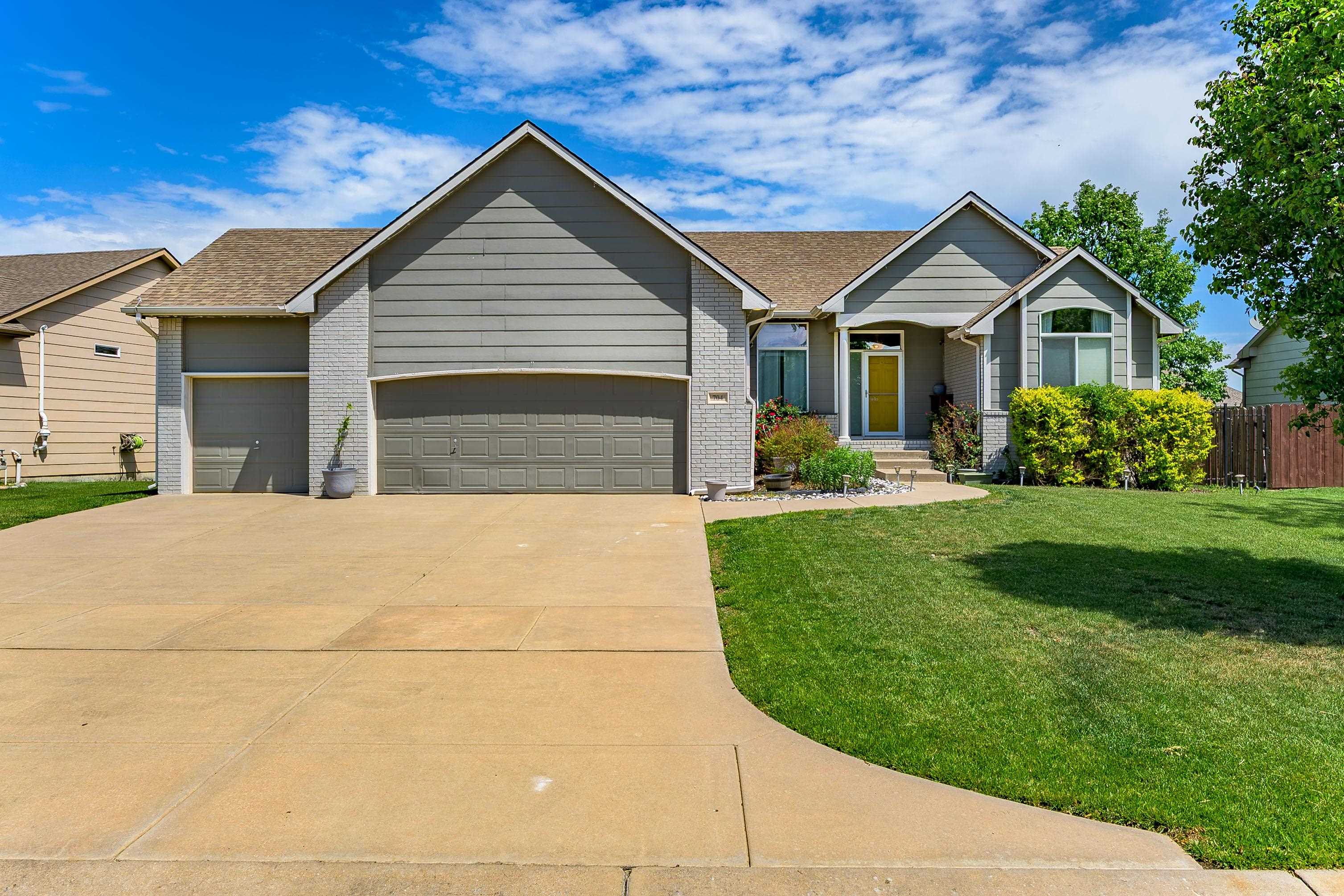 704 W Point Court Andover KS 67002