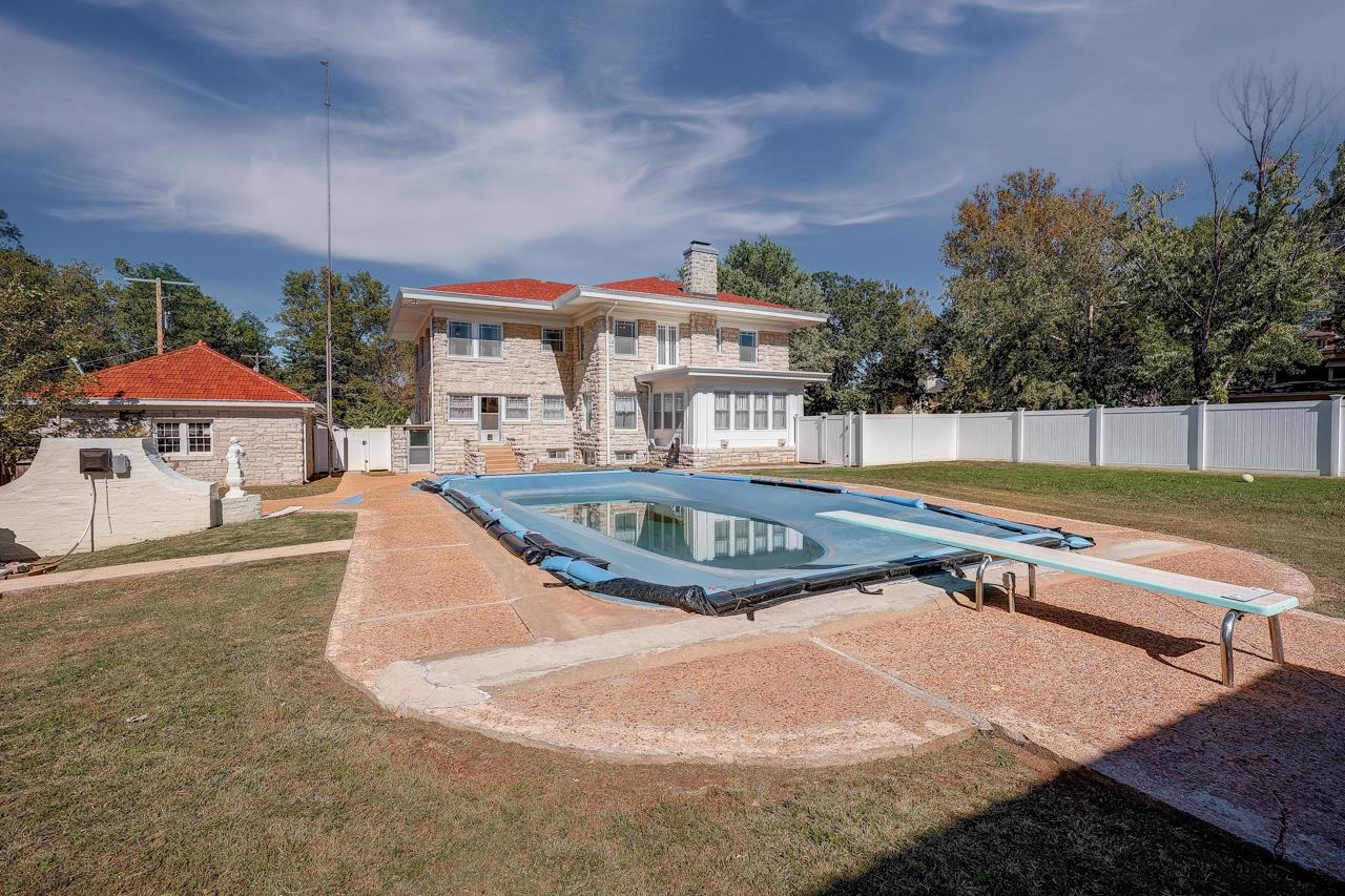 411 N B Street Arkansas City KS 67005