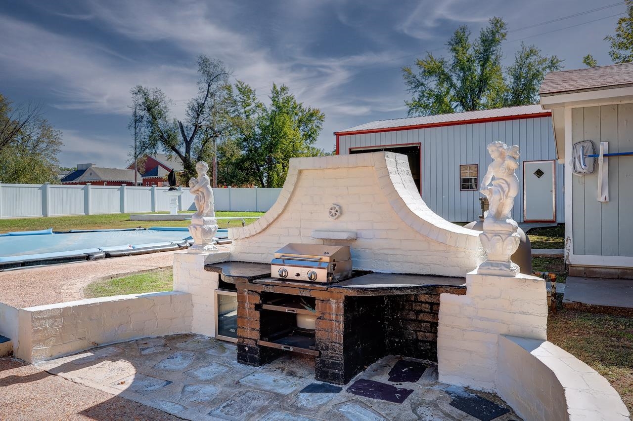 411 N B Street Arkansas City KS 67005