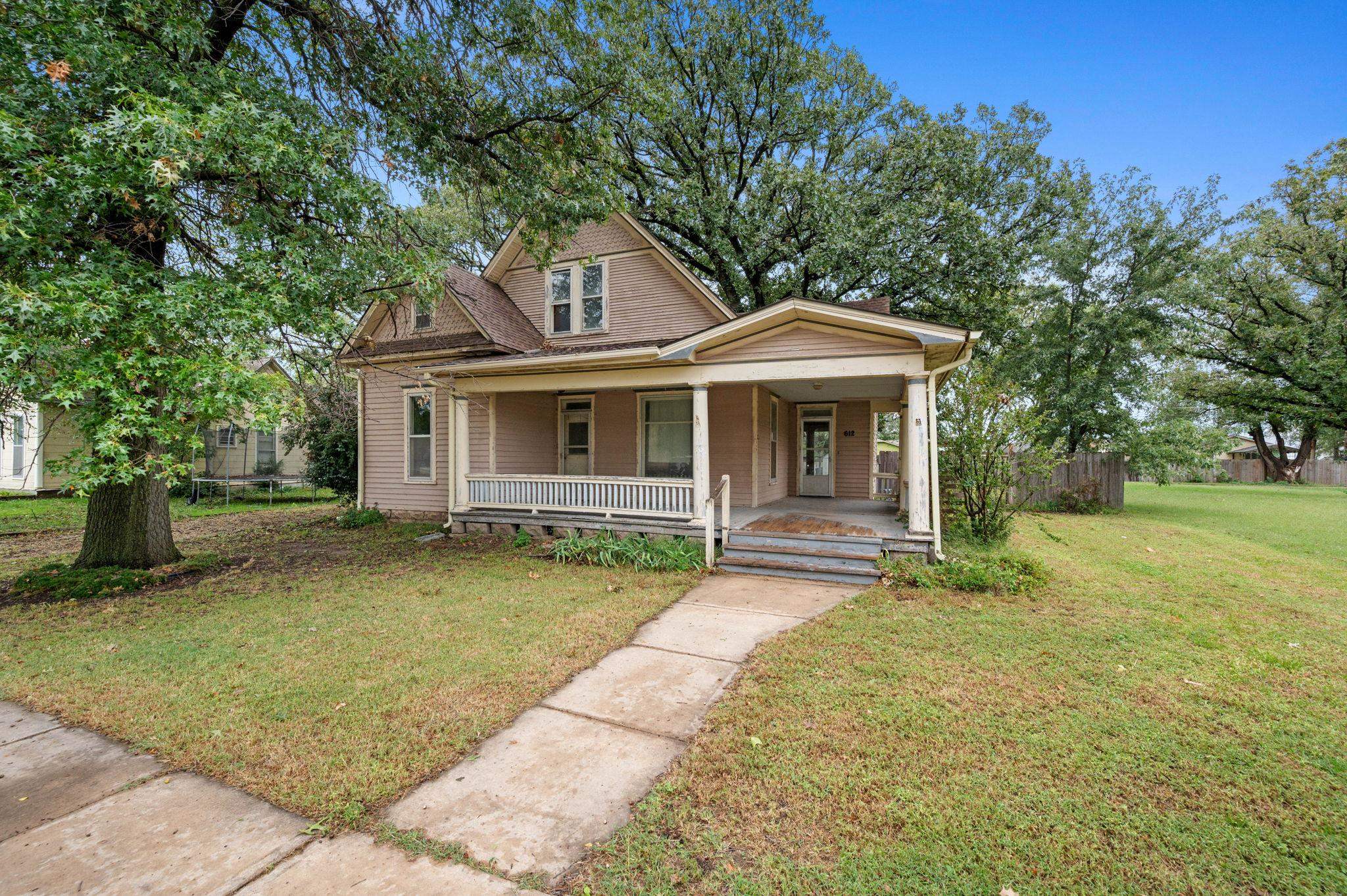 612 N Commercial Avenue Sedgwick KS 67135