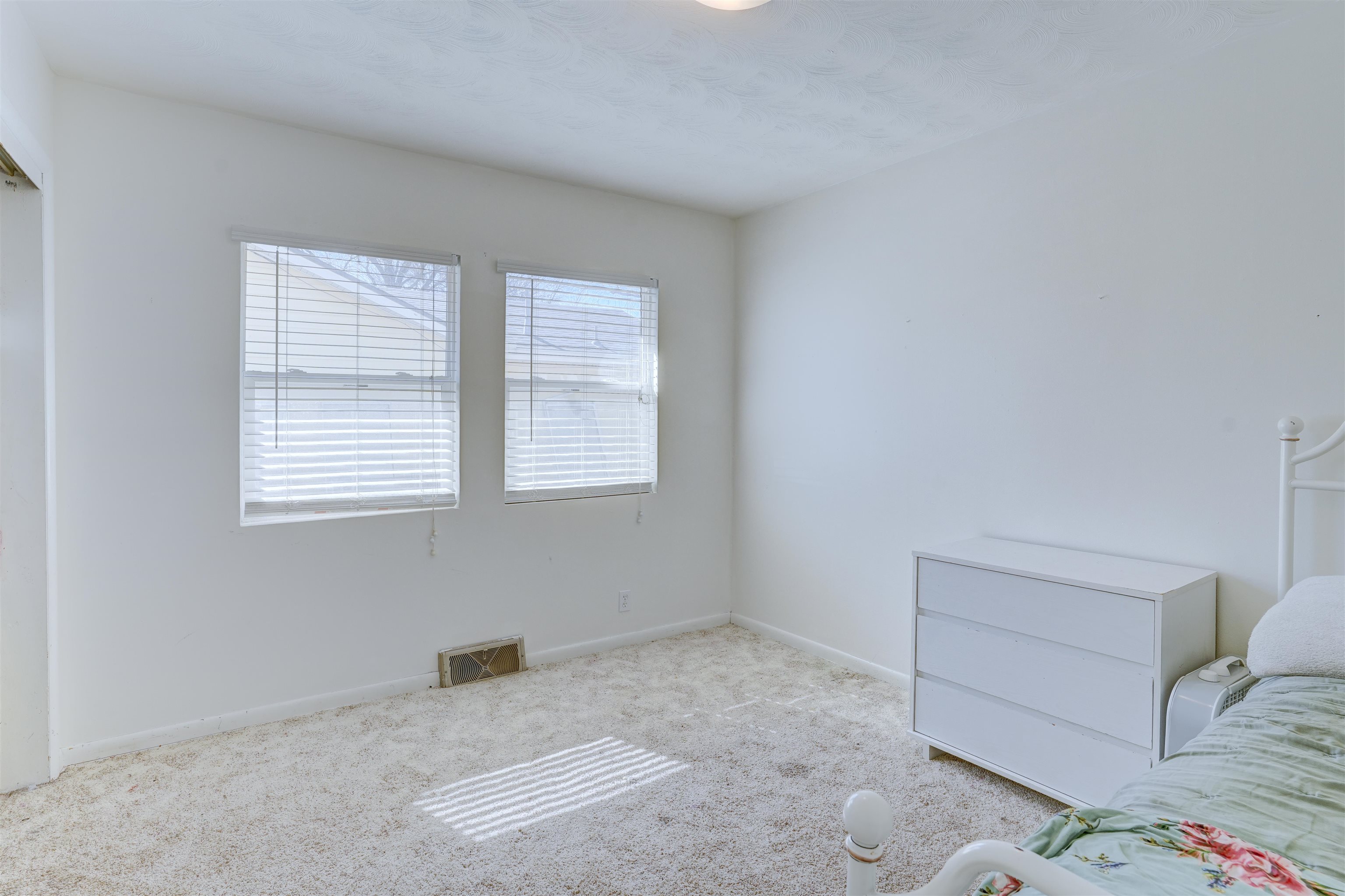 2221 Edgemont Drive Arkansas City KS 67005