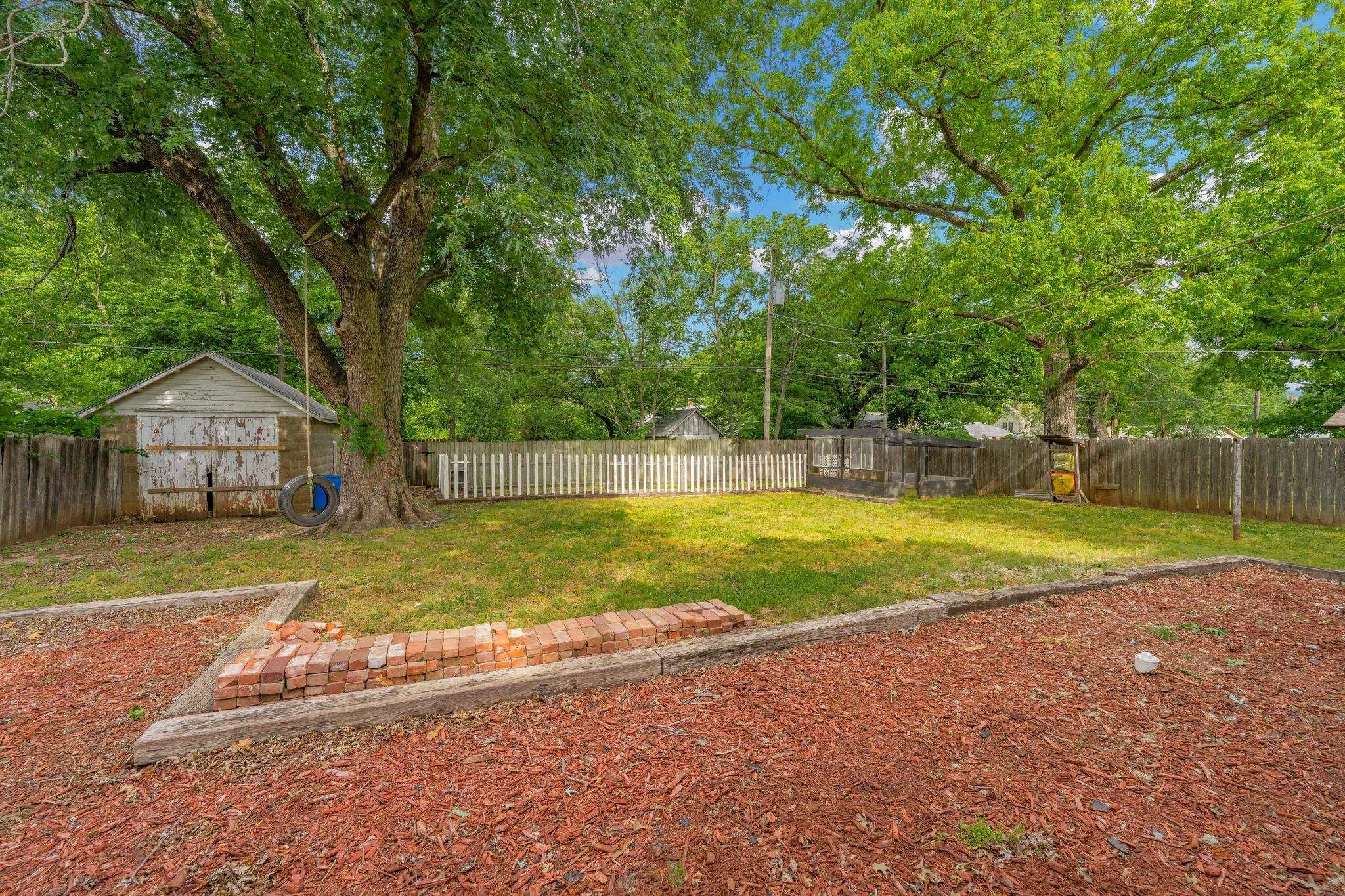 901 N Merchant Street Belle Plaine KS 67013
