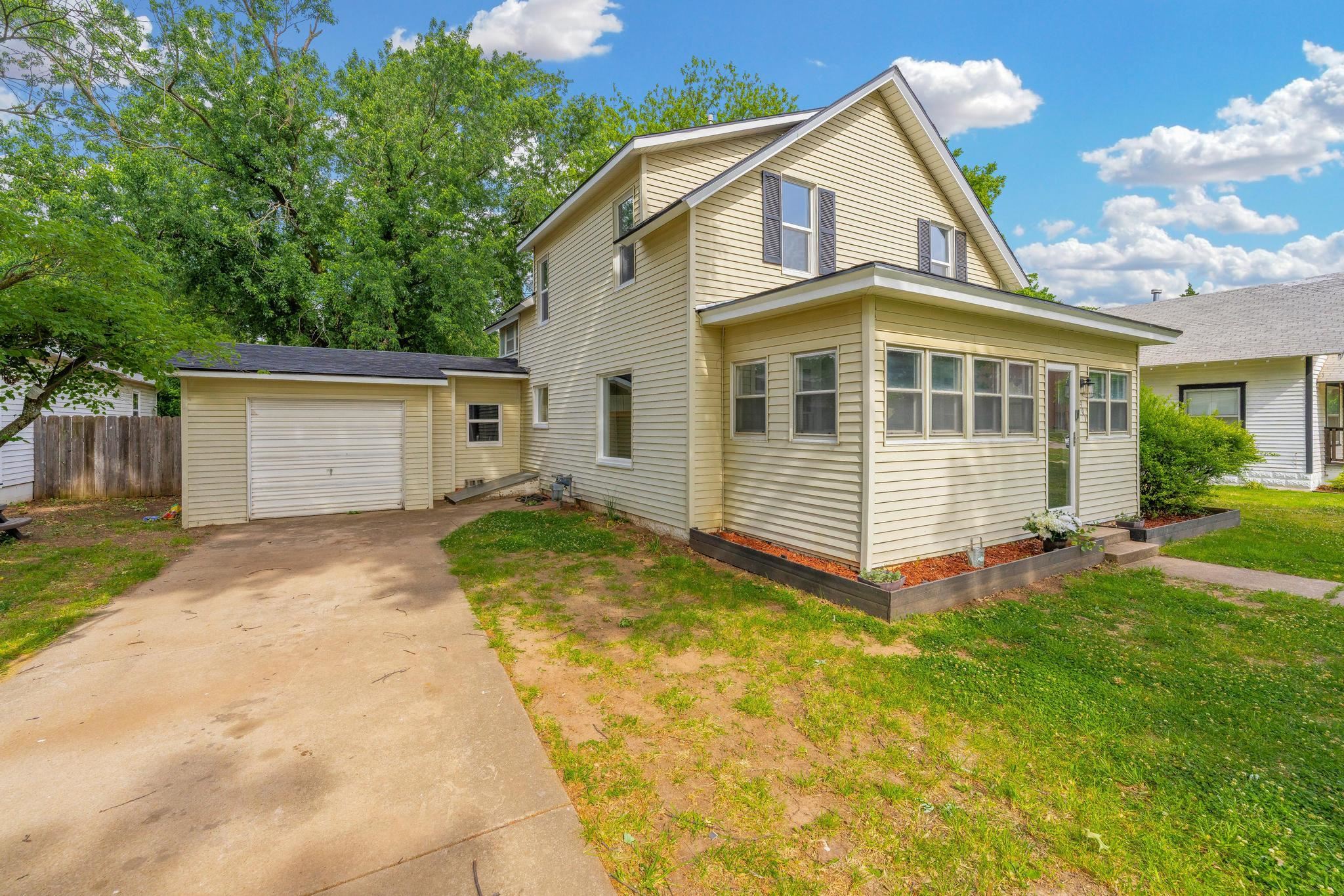 901 N Merchant Street Belle Plaine KS 67013