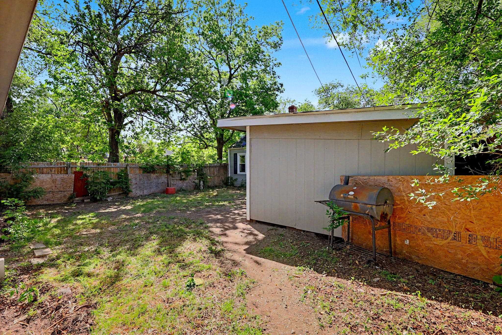 4930 E Pine Wichita KS 67208