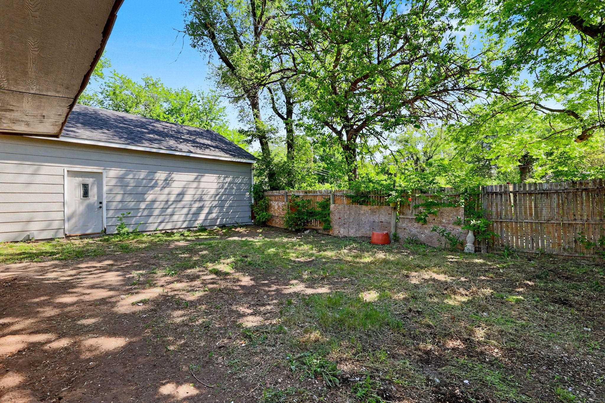 4930 E Pine Wichita KS 67208