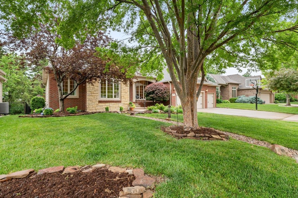 2405 N Peckham Court Wichita KS 67228