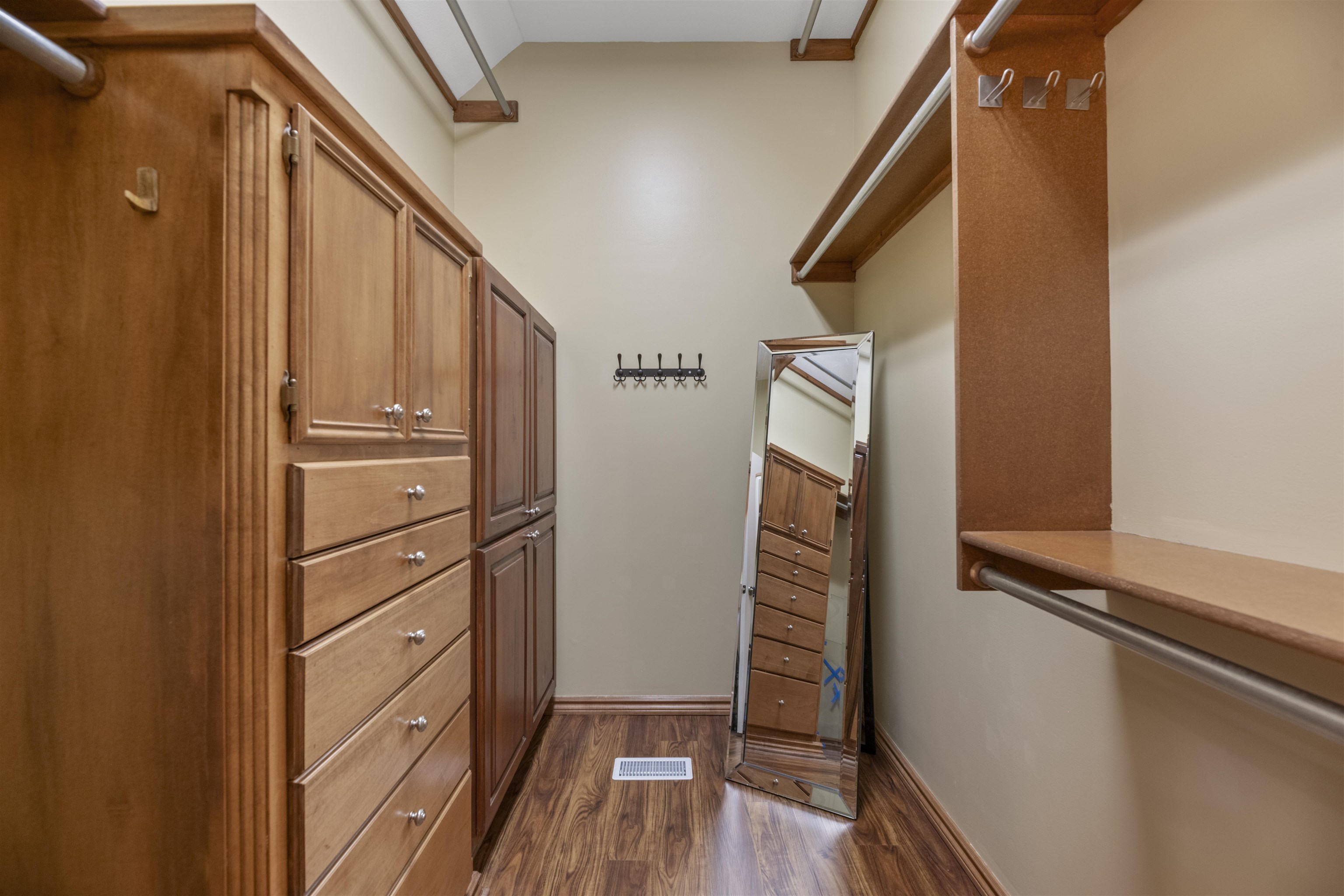 2405 N Peckham Court Wichita KS 67228
