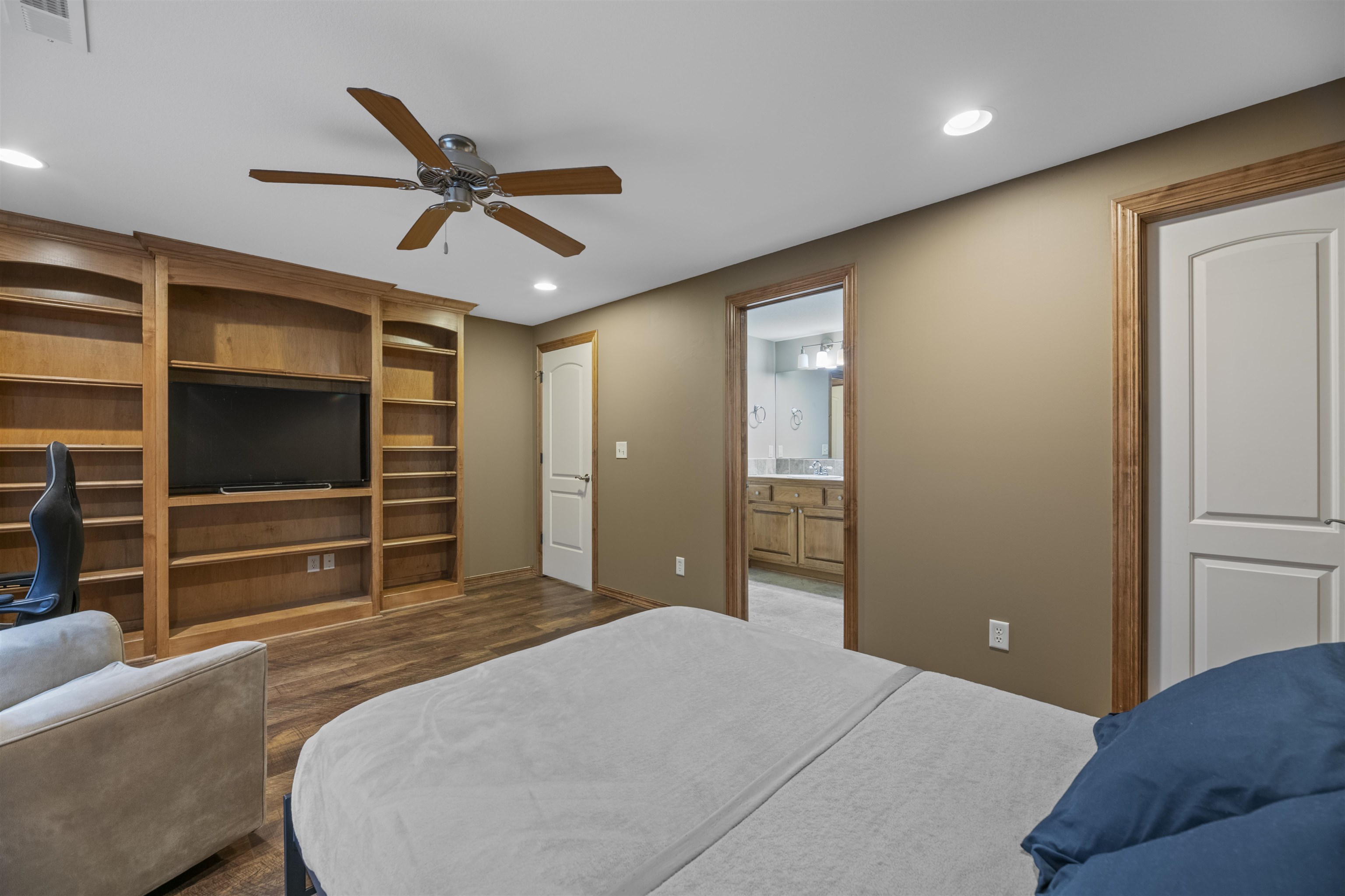 2405 N Peckham Court Wichita KS 67228