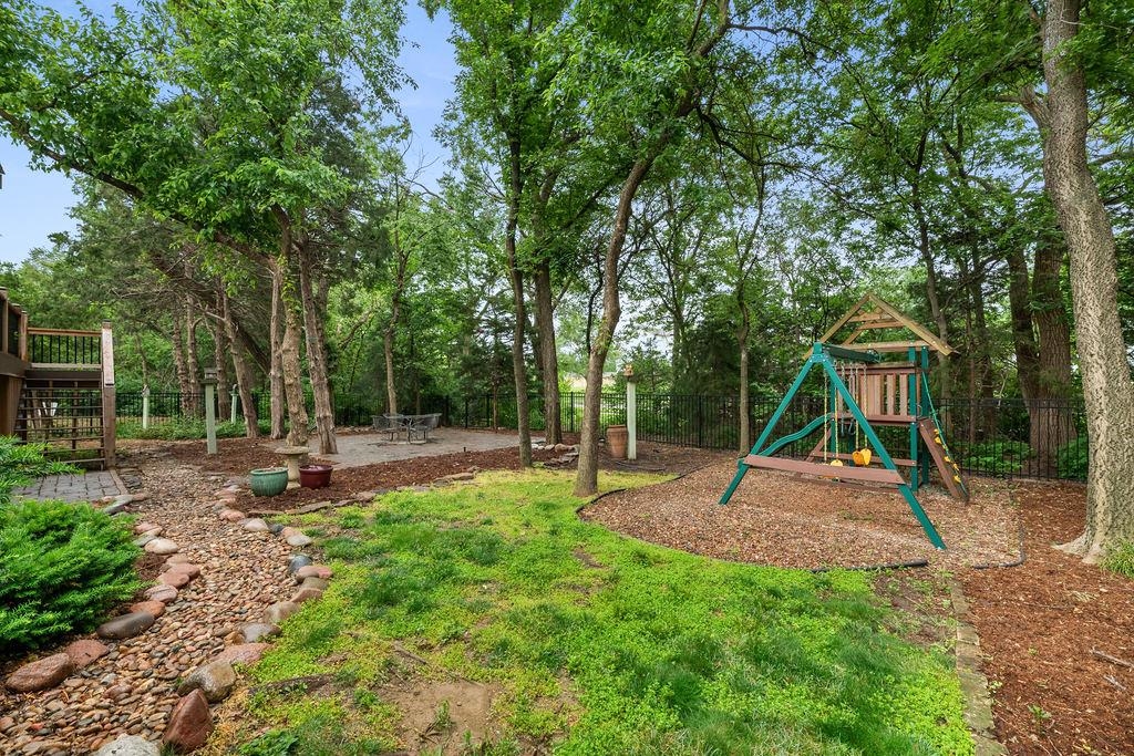 2405 N Peckham Court Wichita KS 67228