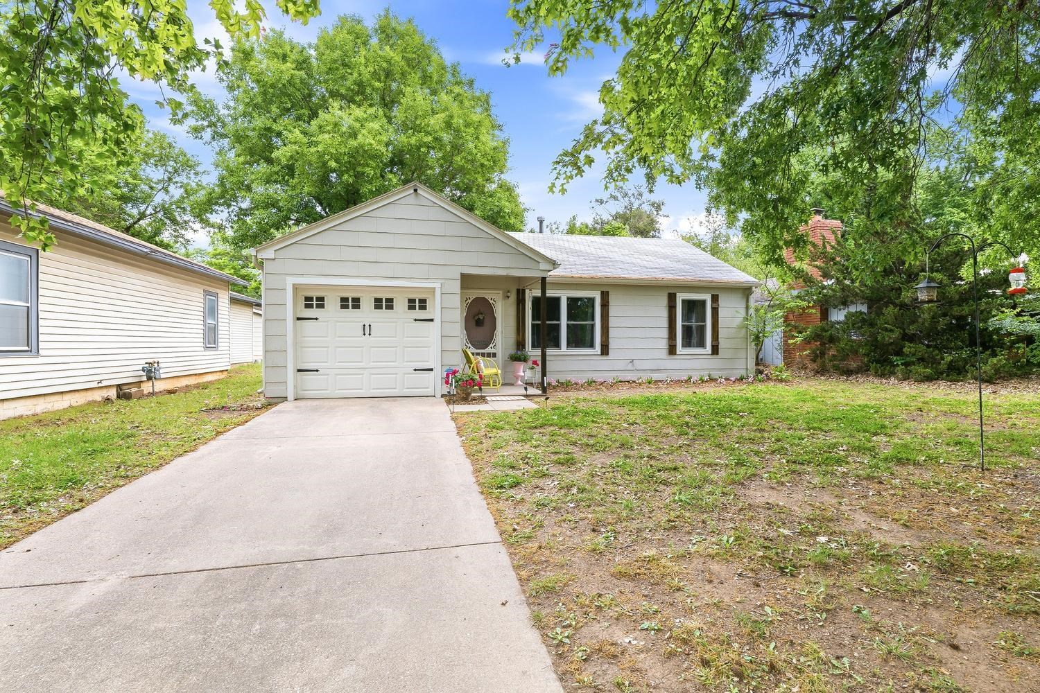 712 E 17th Winfield KS 67156