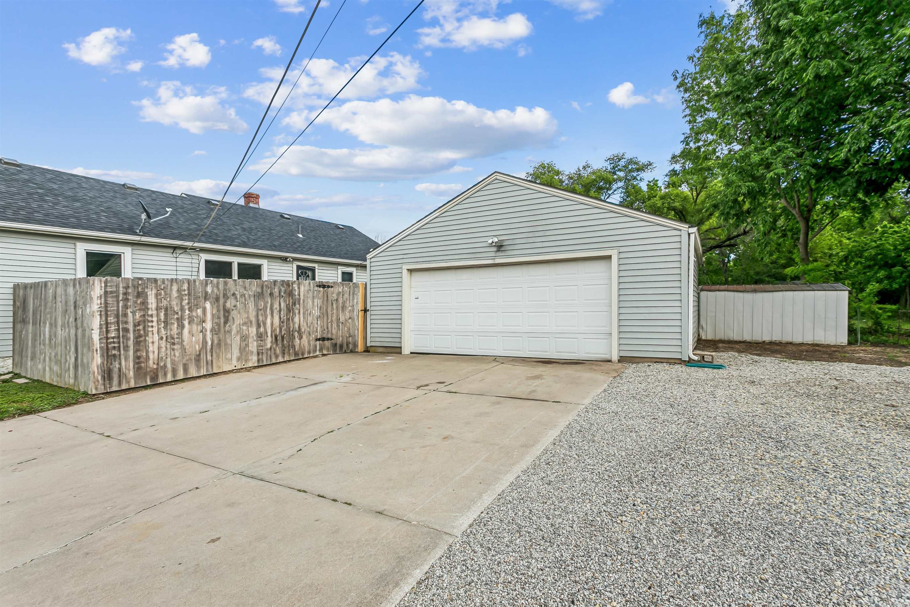857 N Ridgewood Wichita KS 67208