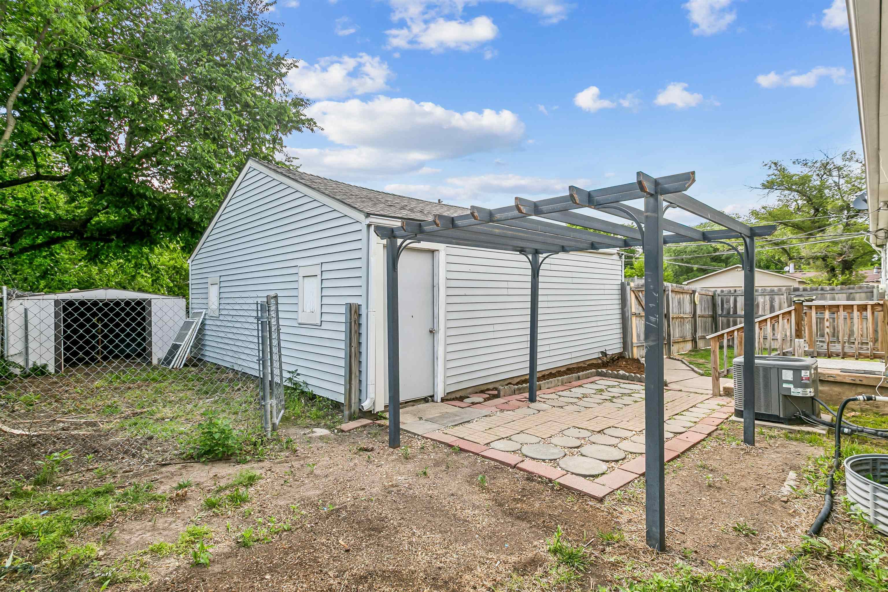857 N Ridgewood Wichita KS 67208