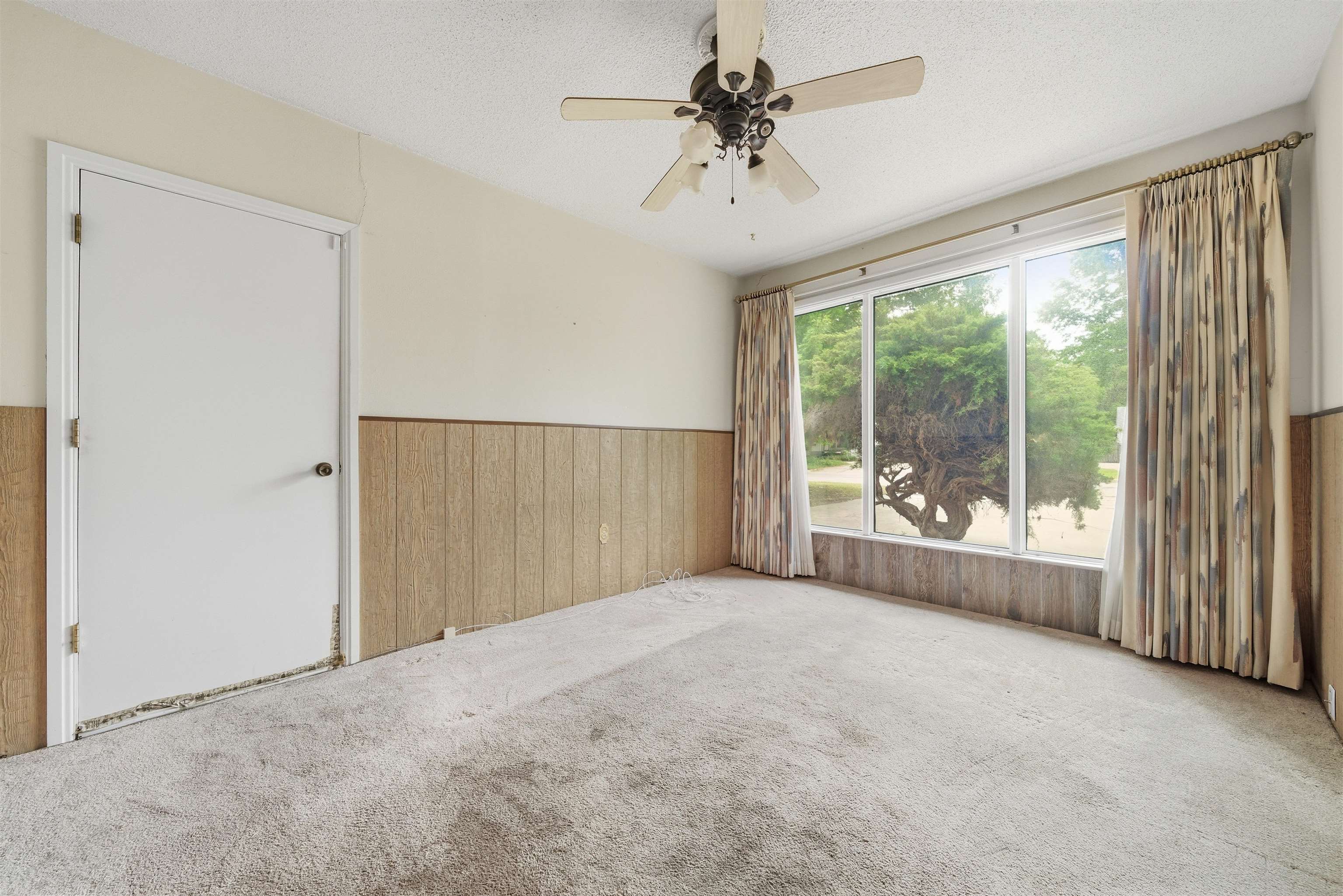 2504 E Clover Lane Wichita KS 67216