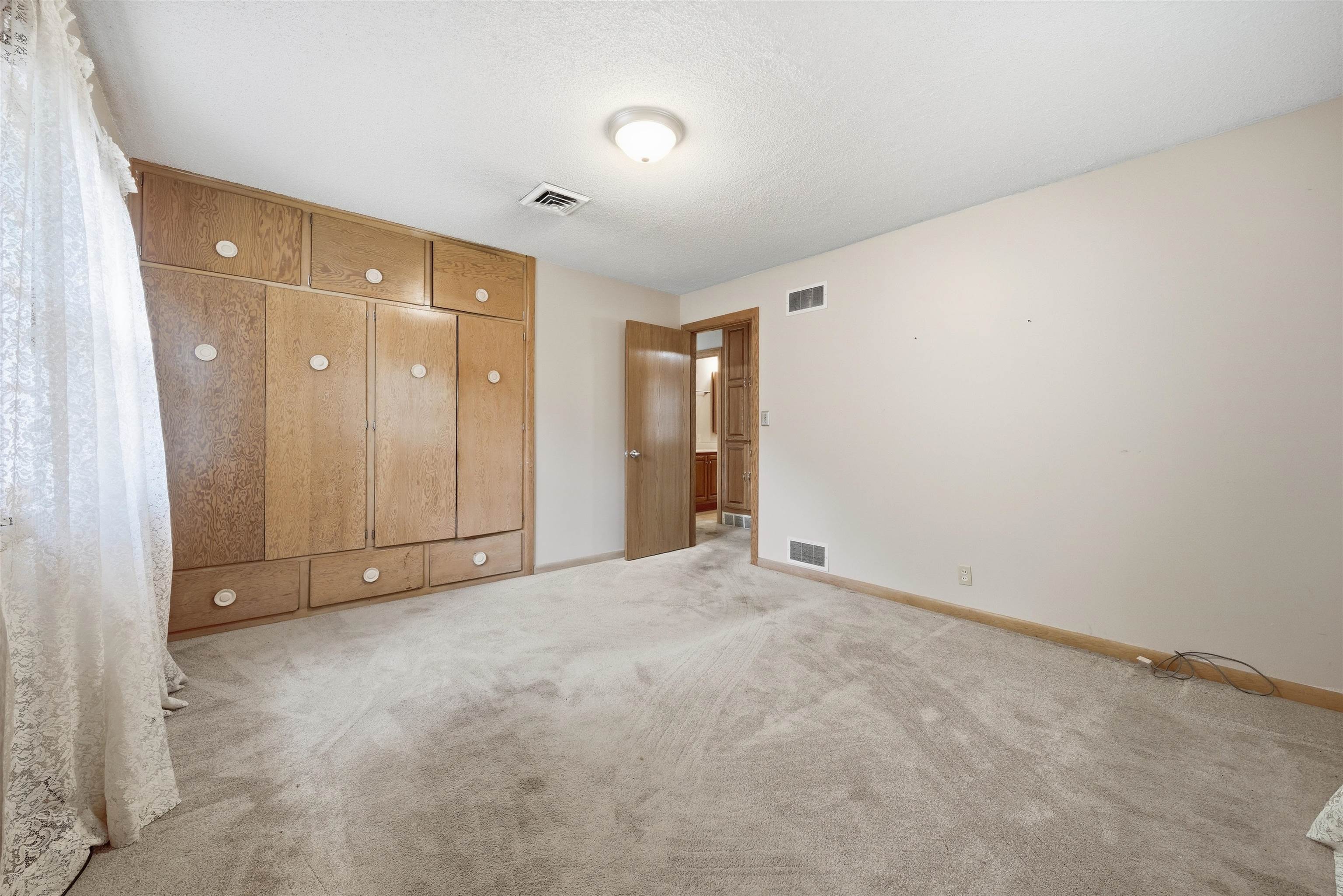2504 E Clover Lane Wichita KS 67216