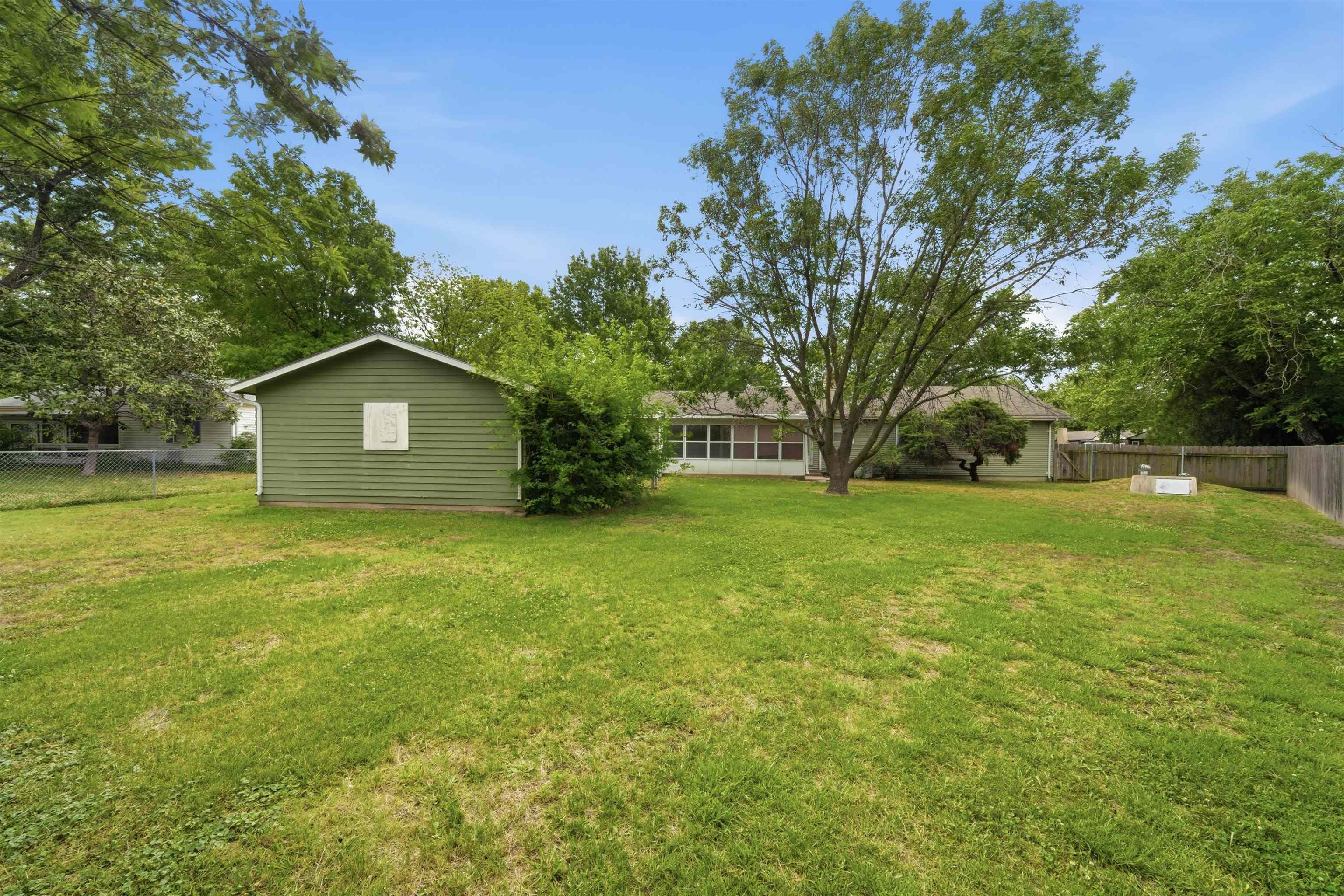 2504 E Clover Lane Wichita KS 67216