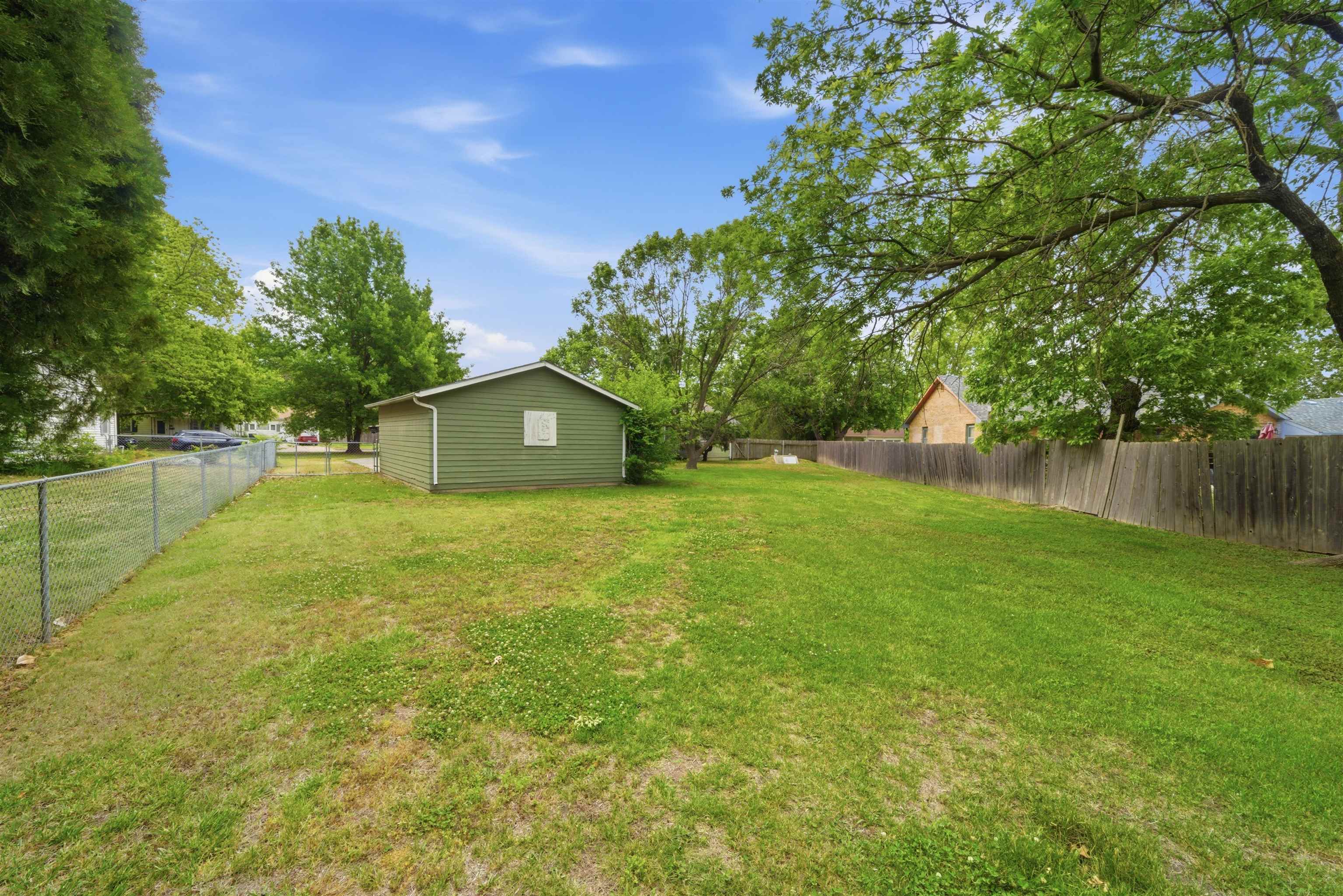 2504 E Clover Lane Wichita KS 67216