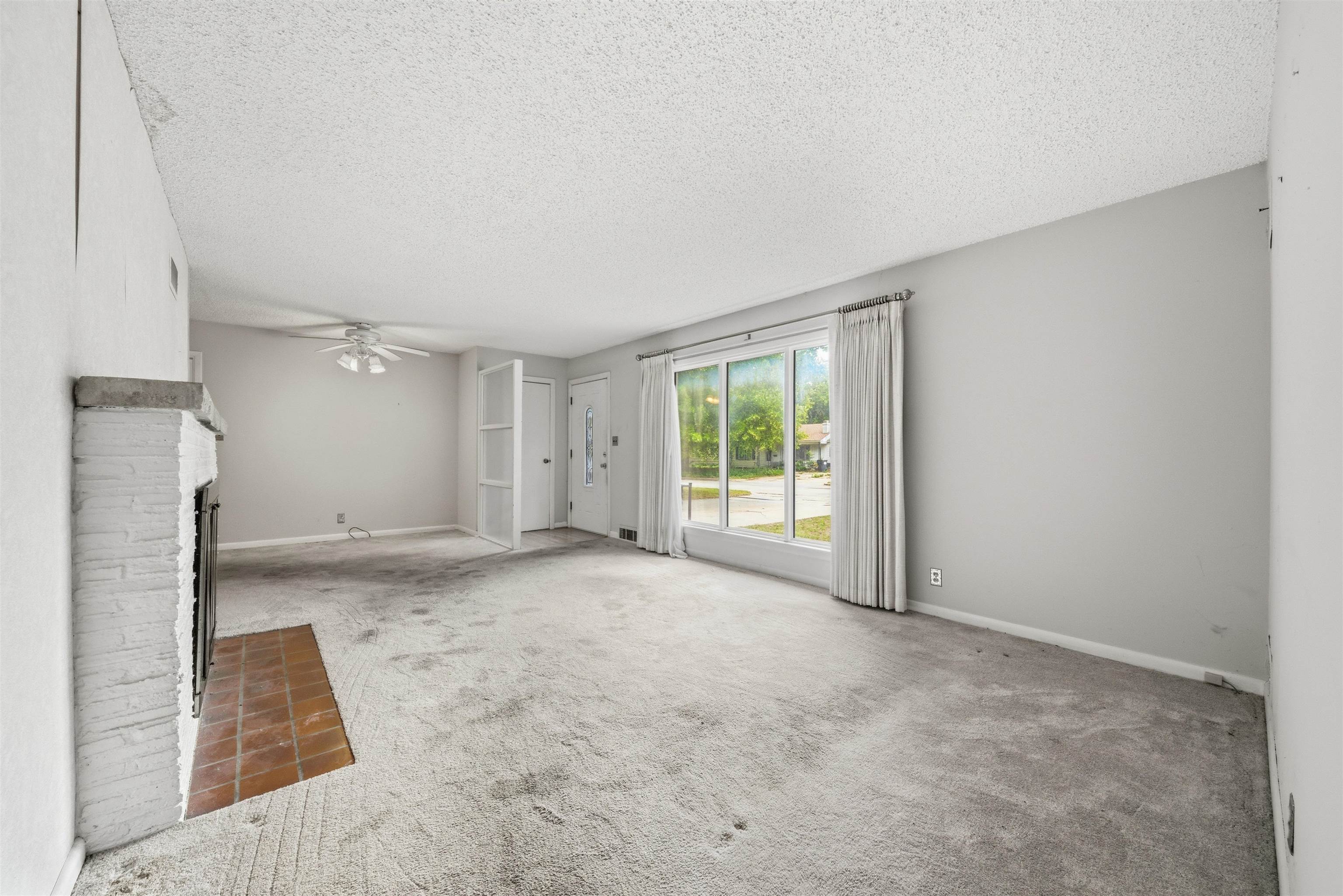 2504 E Clover Lane Wichita KS 67216