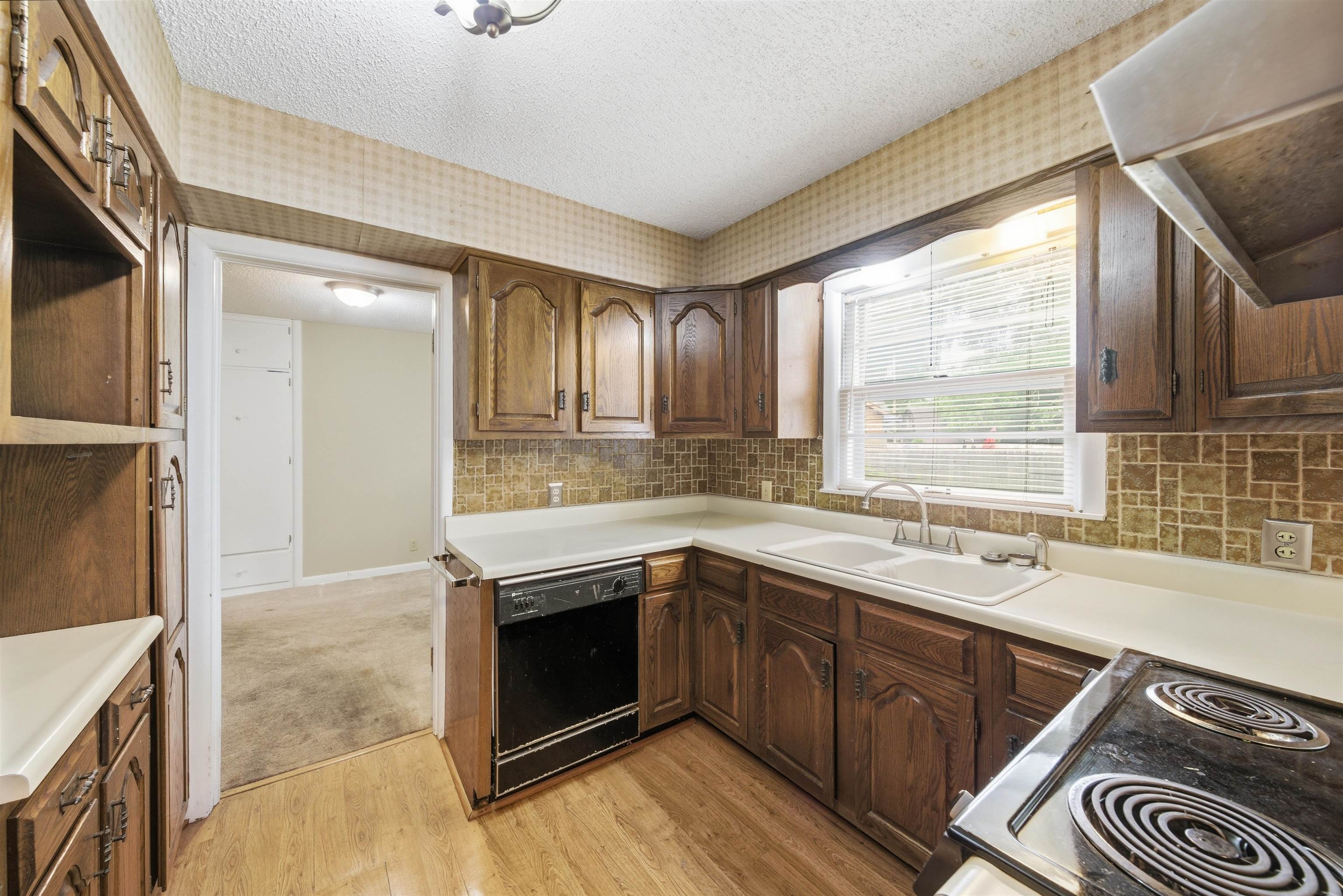 2504 E Clover Lane Wichita KS 67216