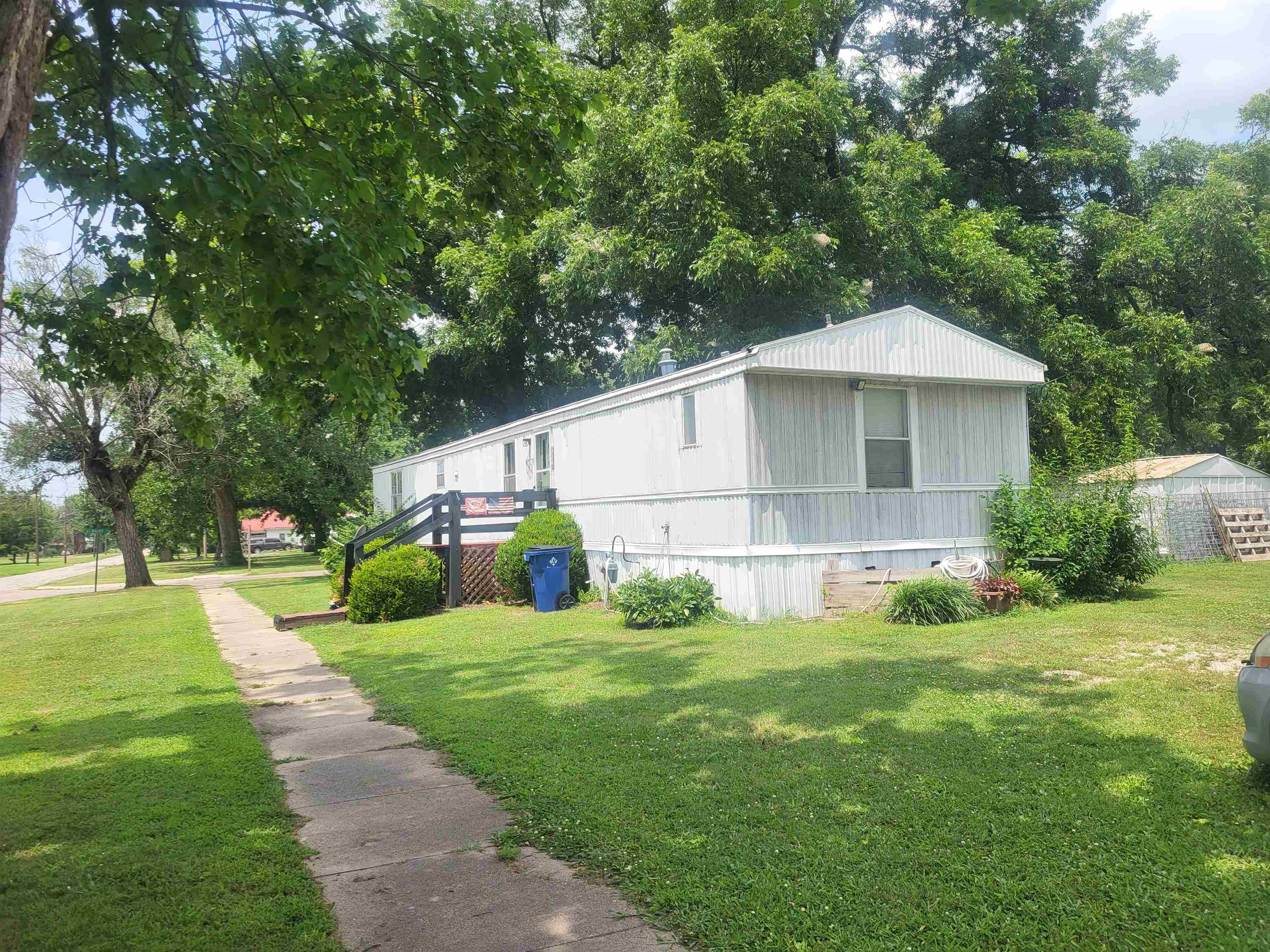 220 W 7th Street Eureka KS 67045