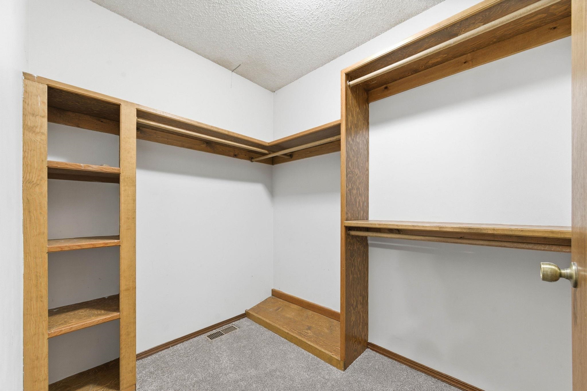 1644 N Parkdale Street Wichita KS 67212
