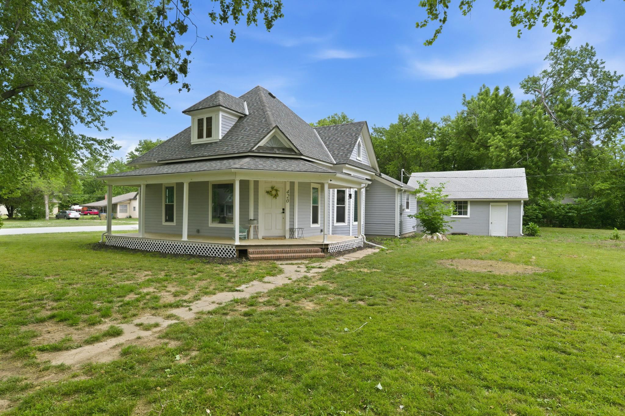 420 W 5th Belle Plaine KS 67013