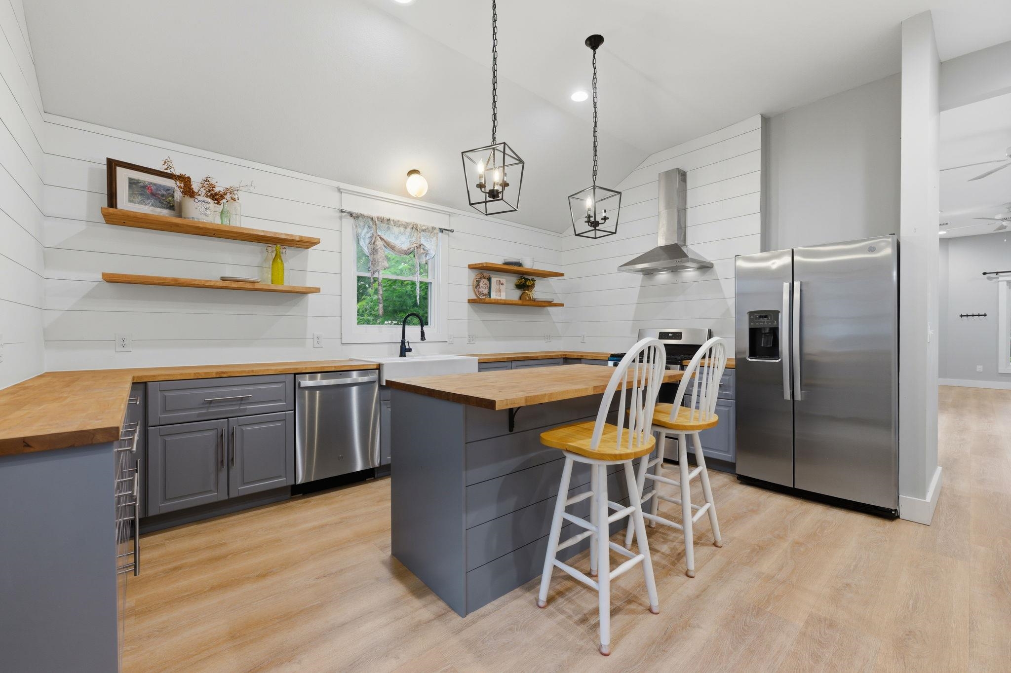 420 W 5th Belle Plaine KS 67013
