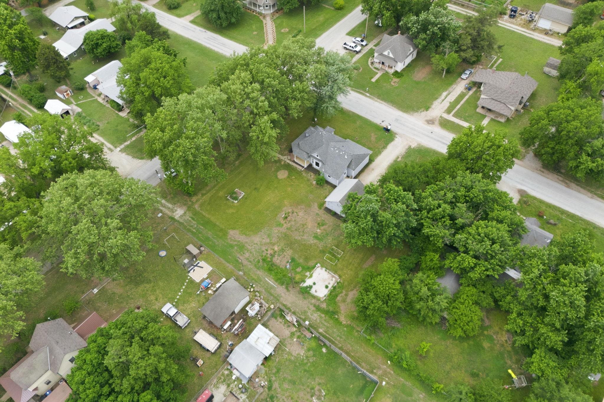 420 W 5th Belle Plaine KS 67013