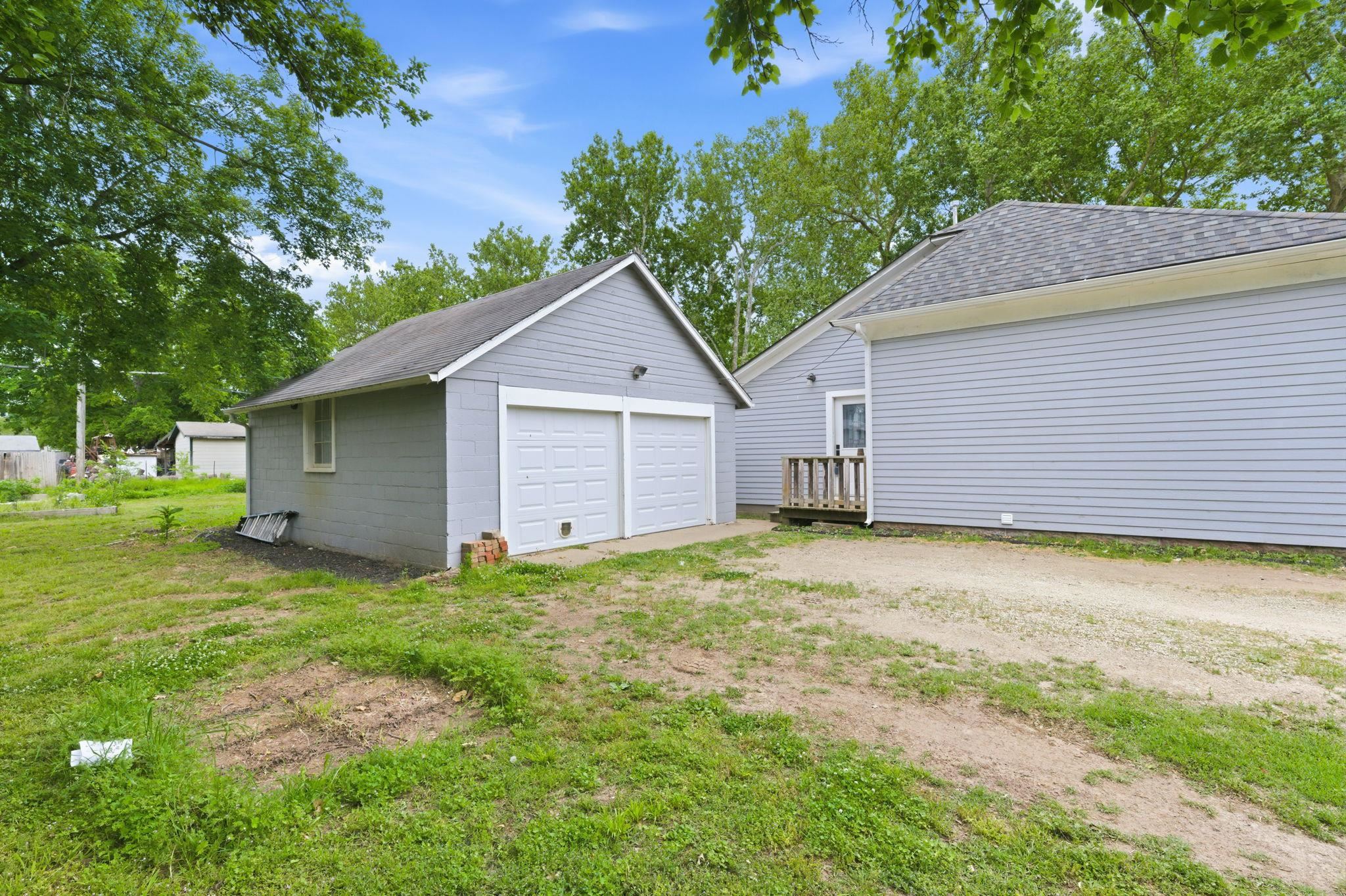 420 W 5th Belle Plaine KS 67013