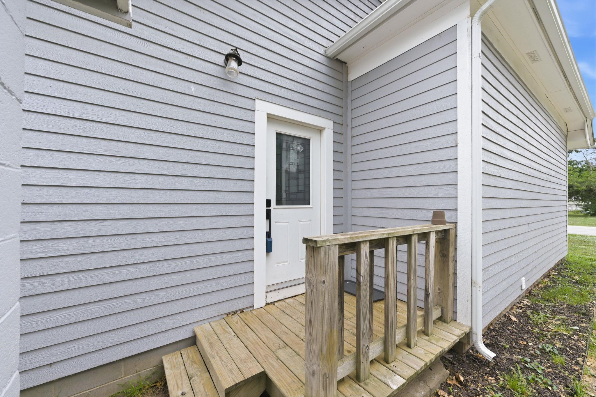 420 W 5th Belle Plaine KS 67013