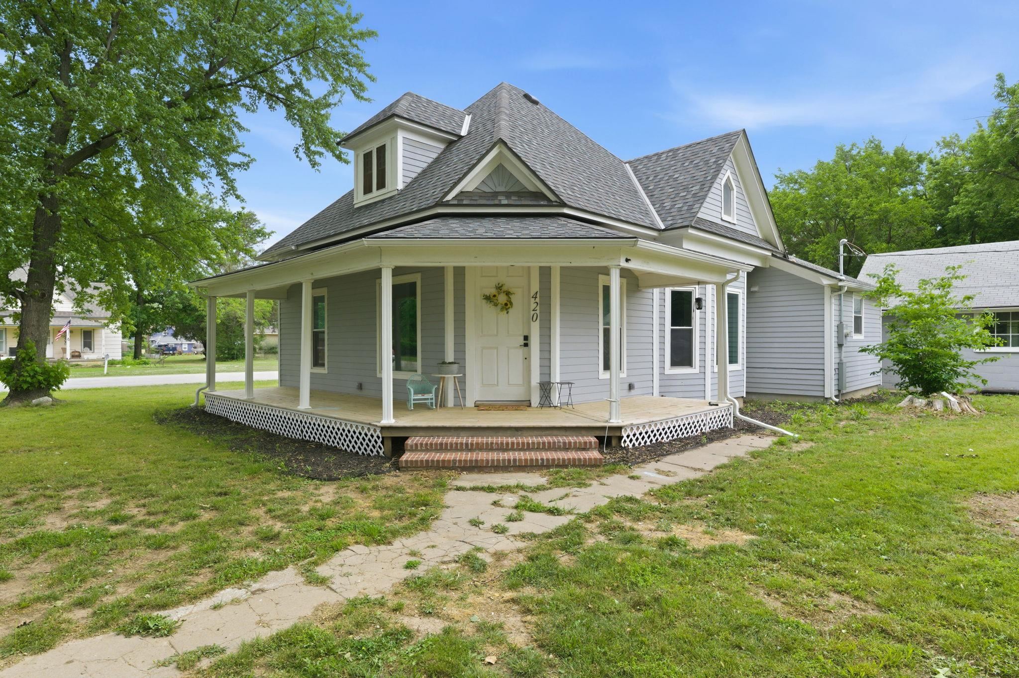 420 W 5th Belle Plaine KS 67013