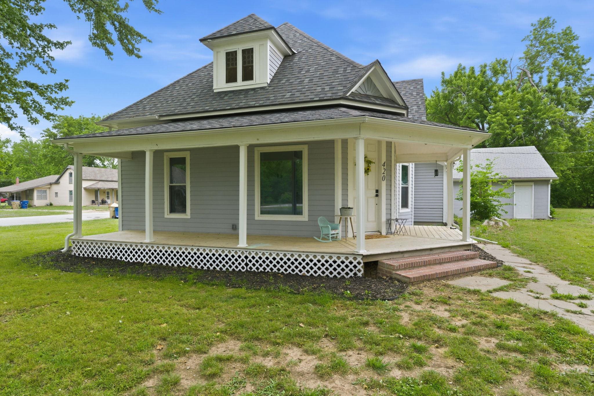 420 W 5th Belle Plaine KS 67013