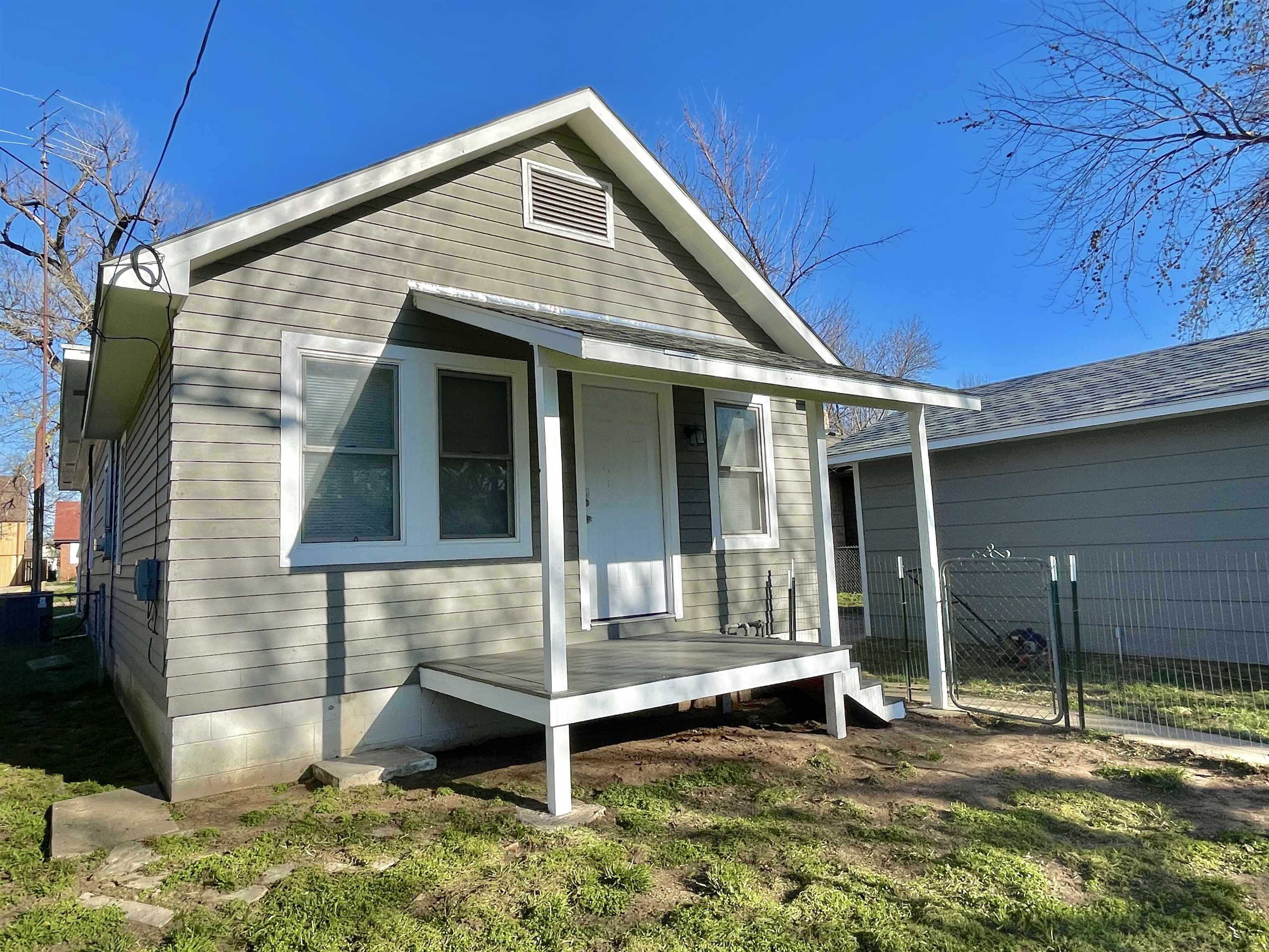 1327 N 2nd Arkansas City KS 67005