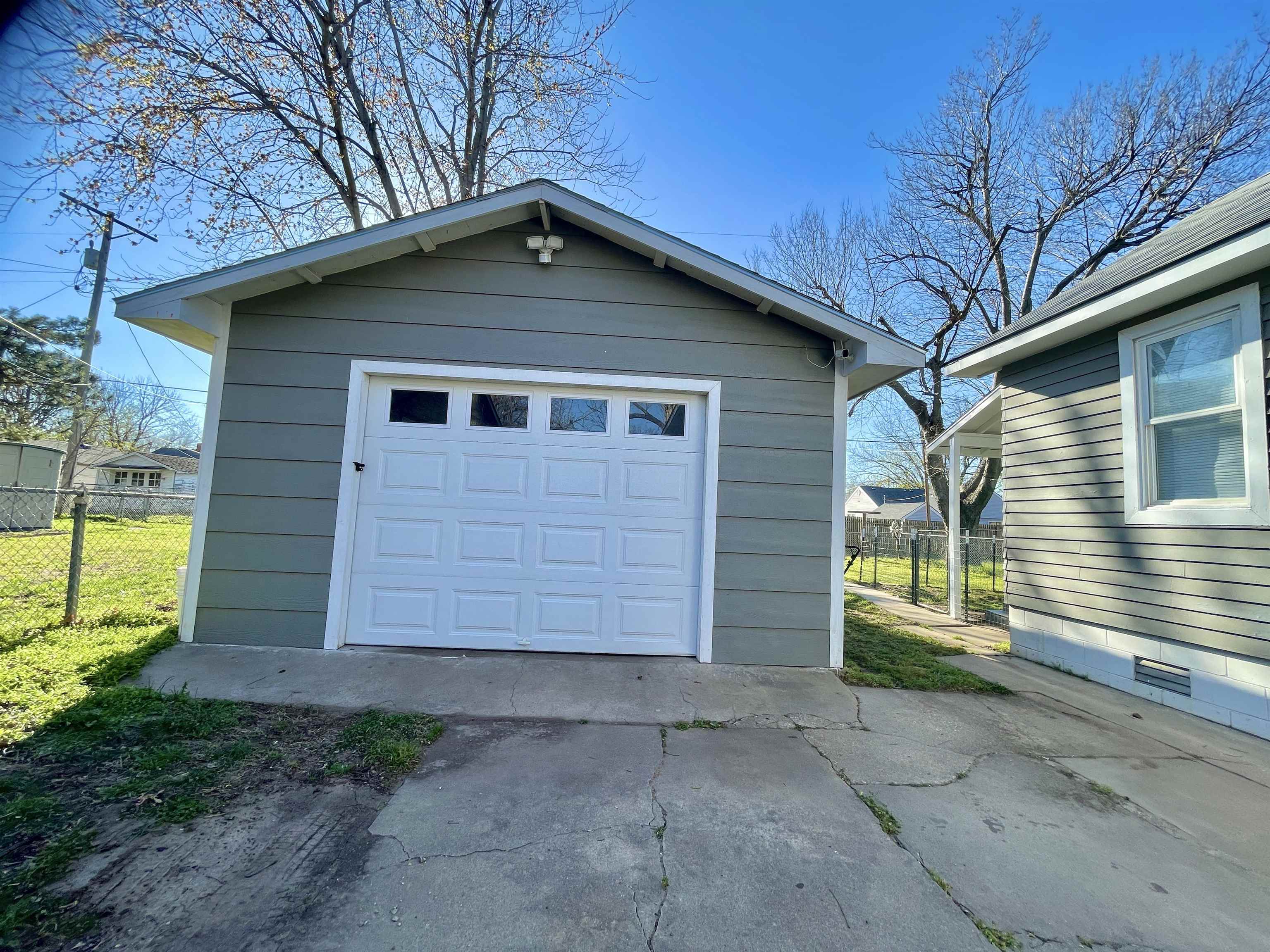 1327 N 2nd Arkansas City KS 67005