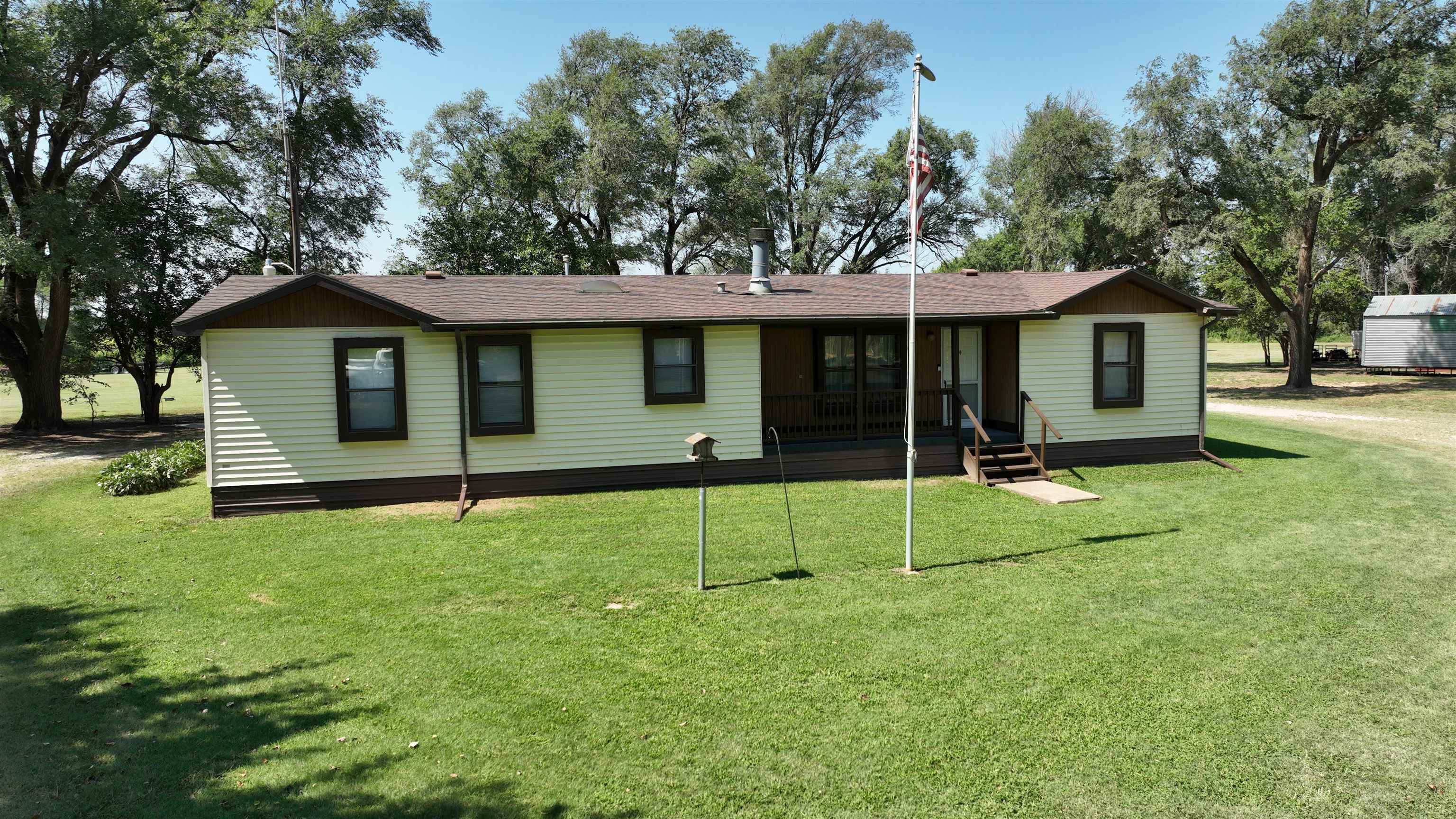 205 NW 90 Road Harper KS 67058