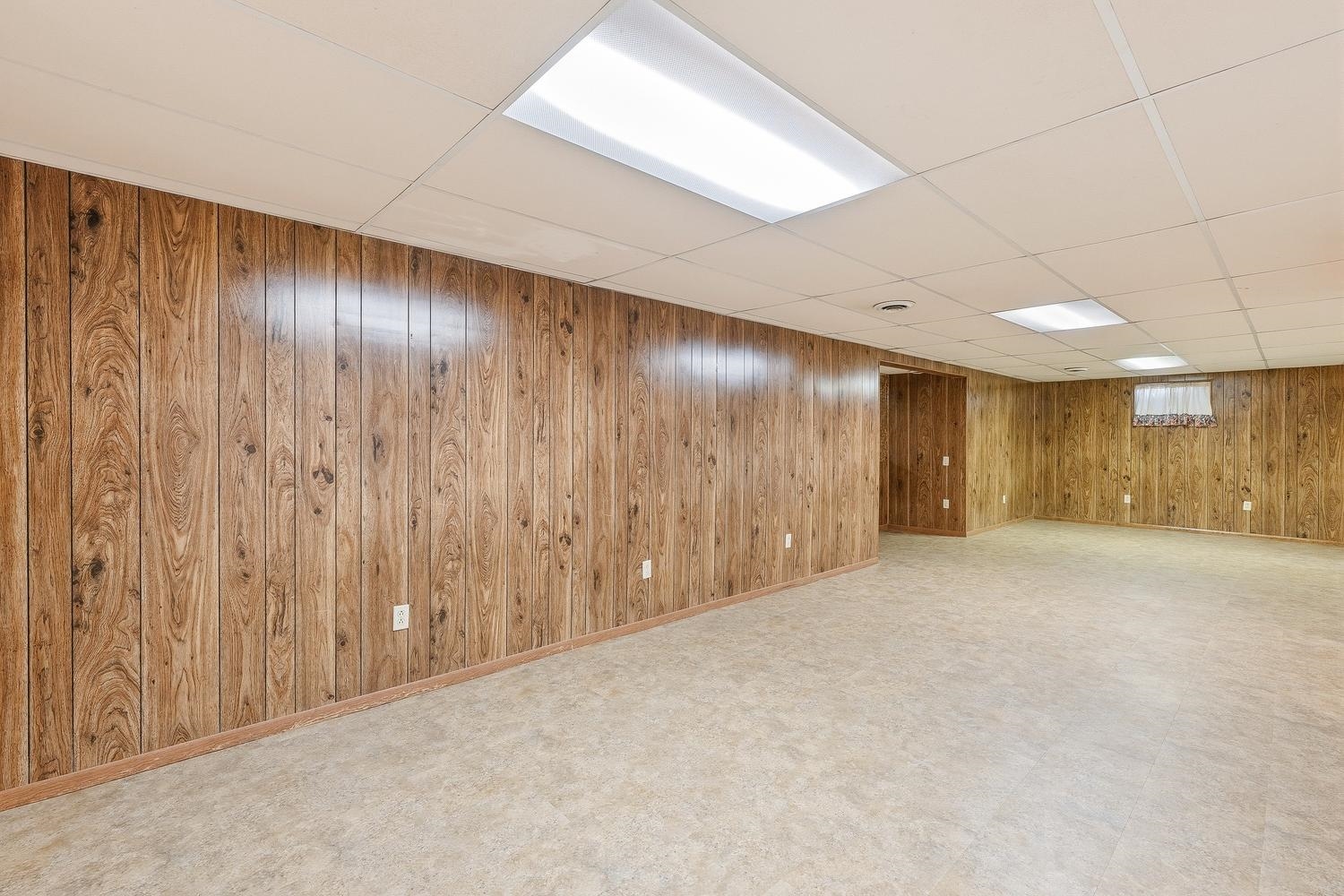 6240 N Longmont Street Park City KS 67219