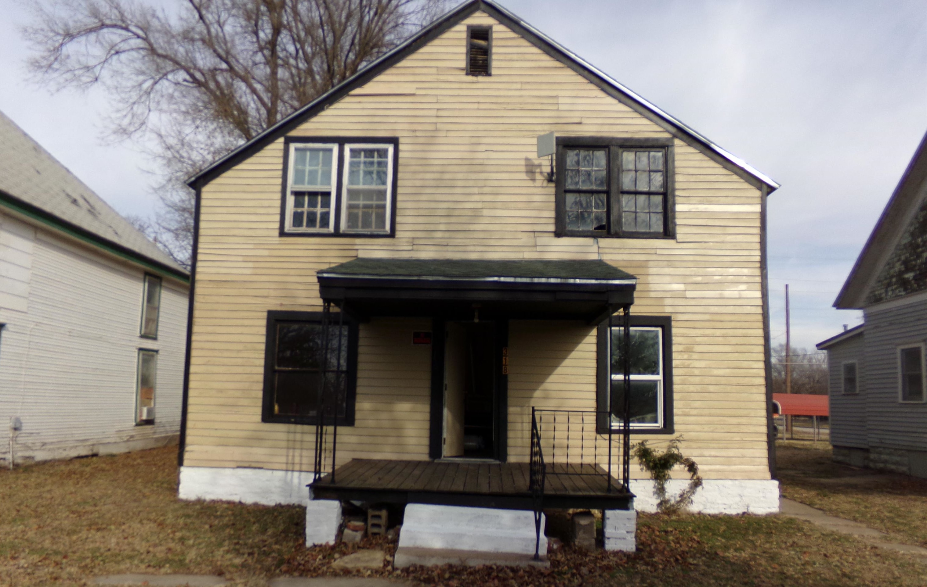 318 E 7th Avenue Winfield KS 67156
