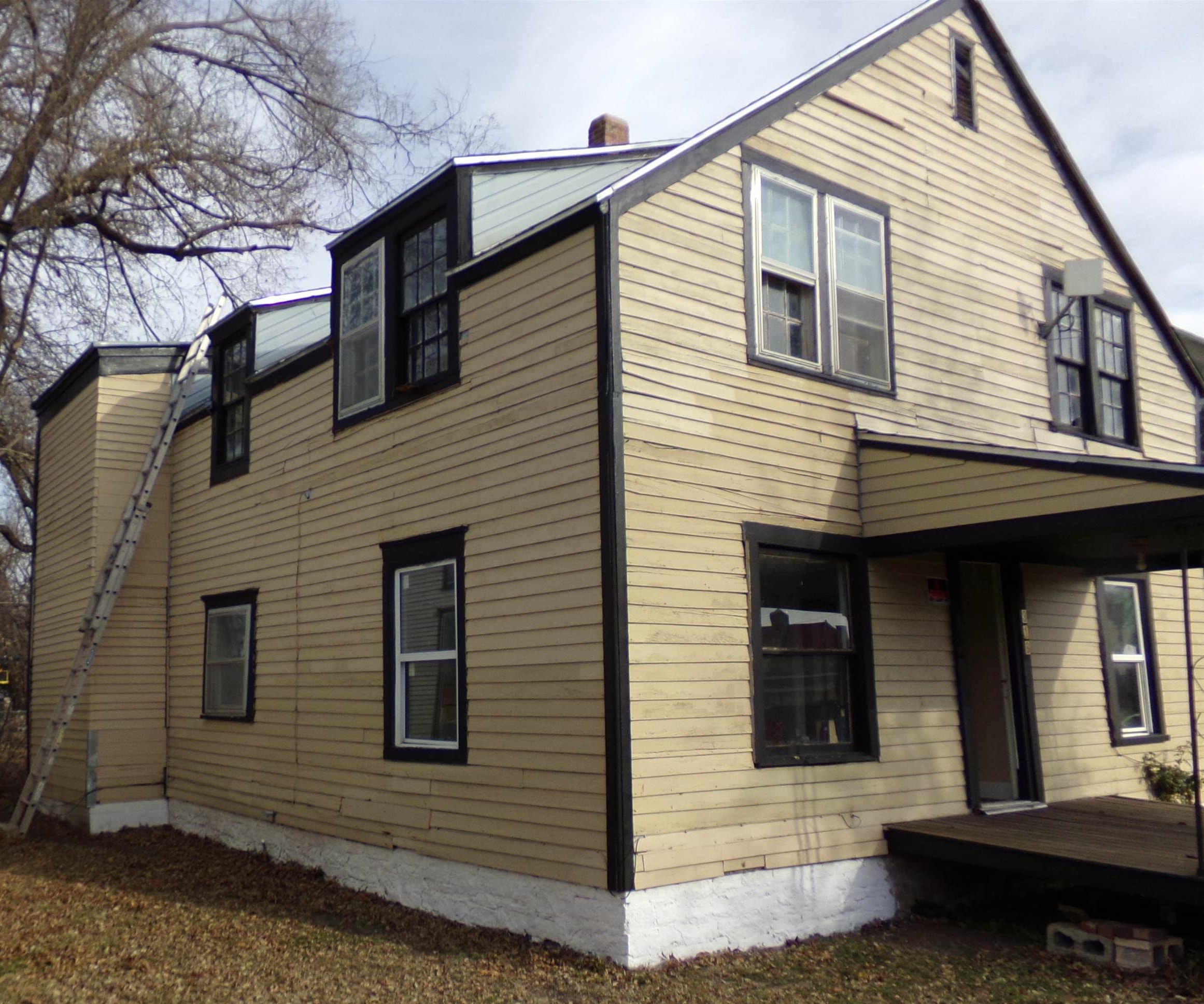 318 E 7th Avenue Winfield KS 67156