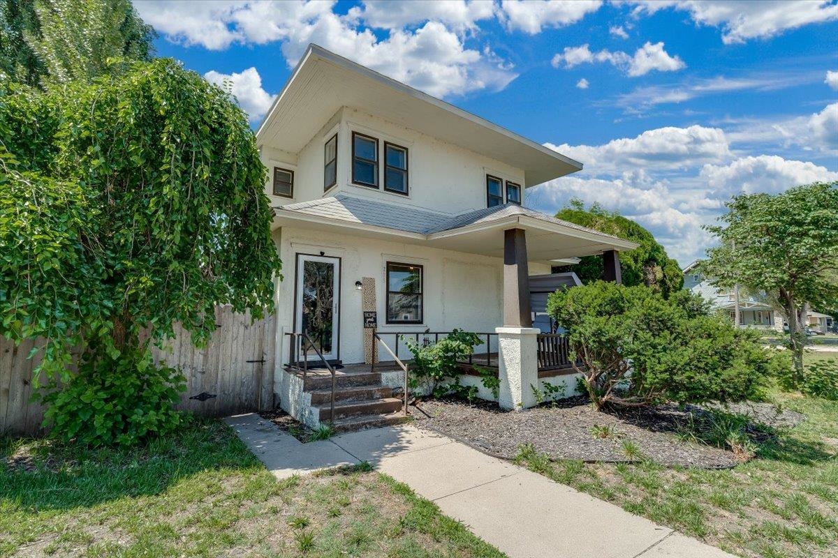 225 W 9th Avenue Hutchinson KS 67501