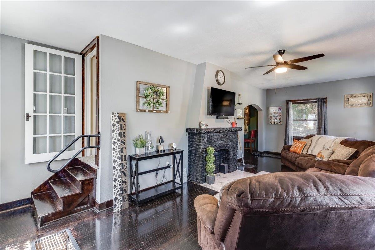 225 W 9th Avenue Hutchinson KS 67501