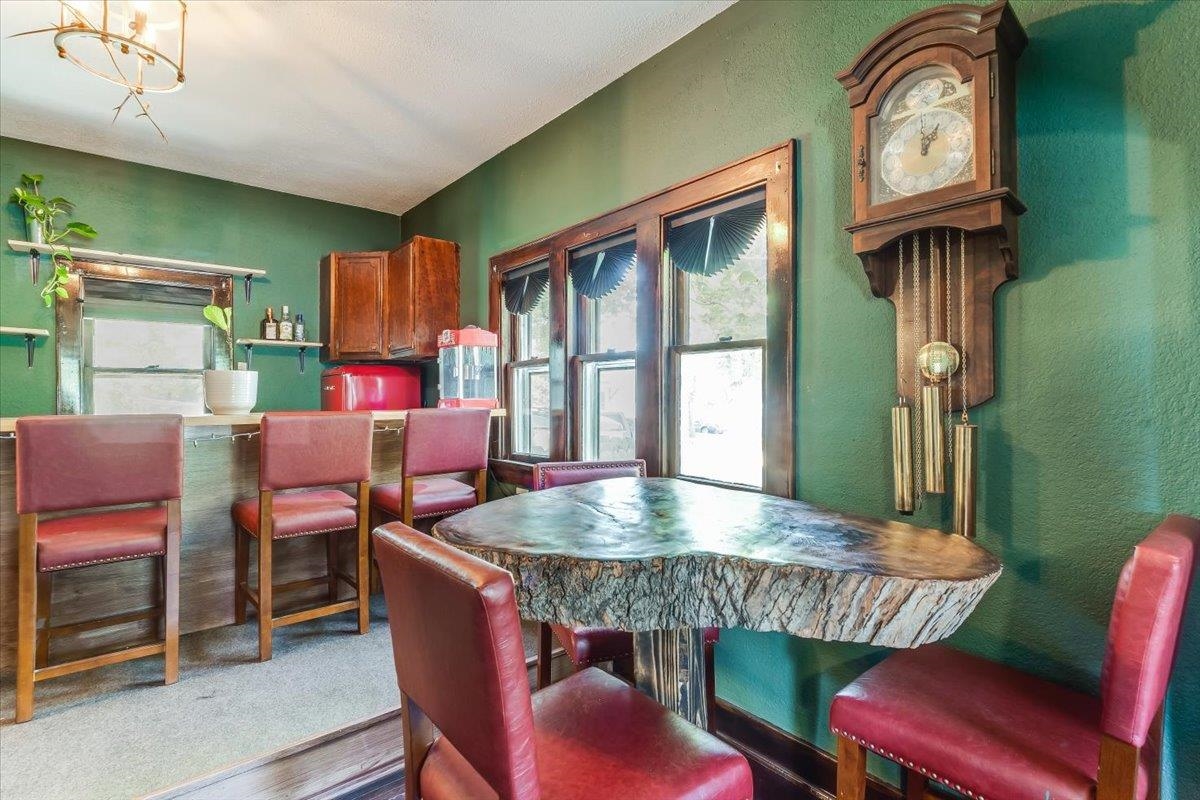 225 W 9th Avenue Hutchinson KS 67501
