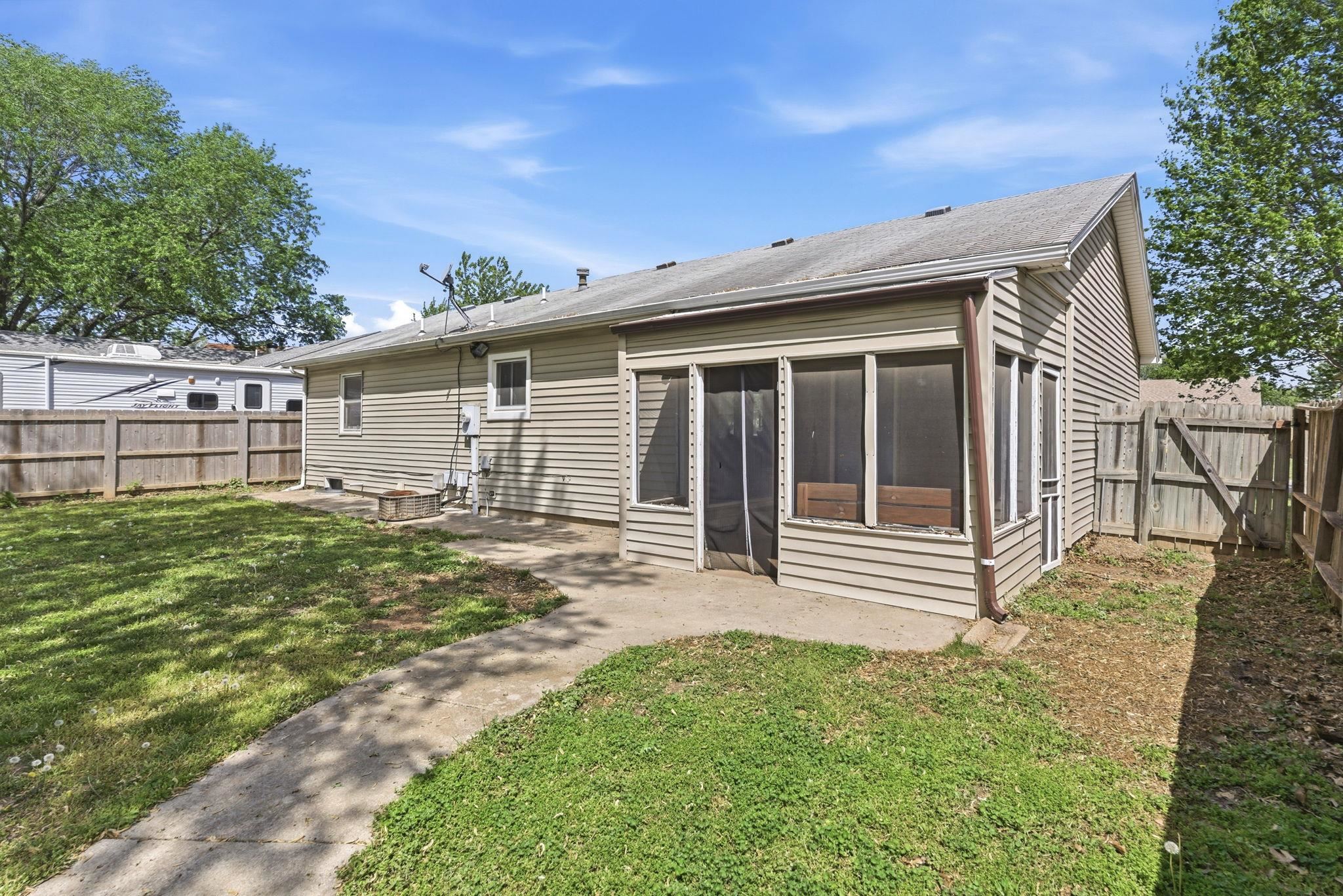 5929 W York Street Wichita KS 67215