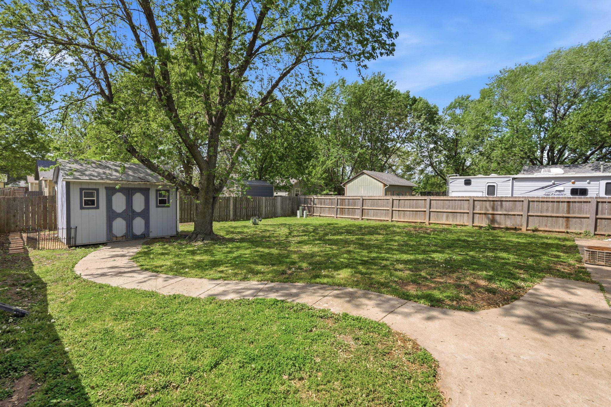5929 W York Street Wichita KS 67215