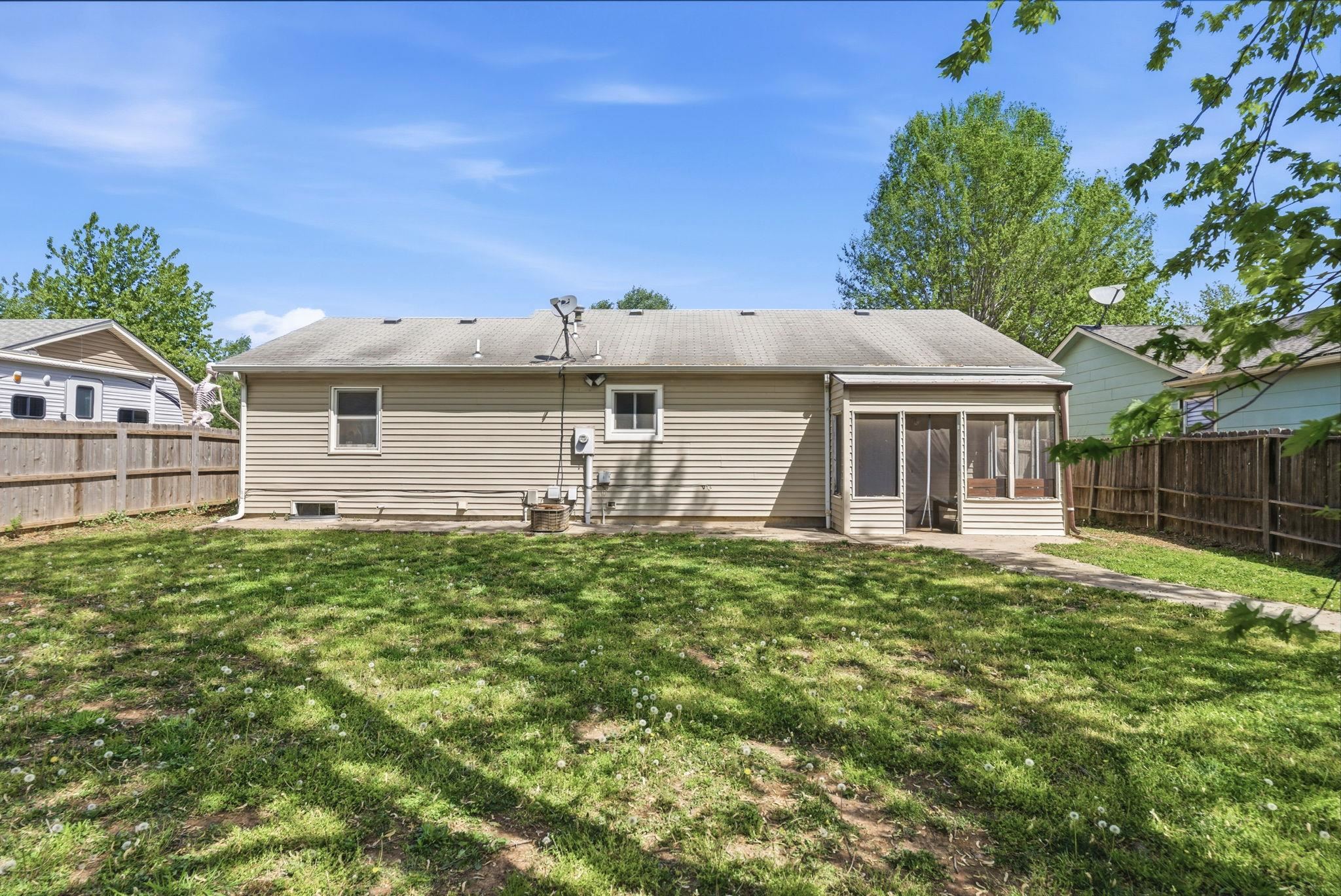 5929 W York Street Wichita KS 67215
