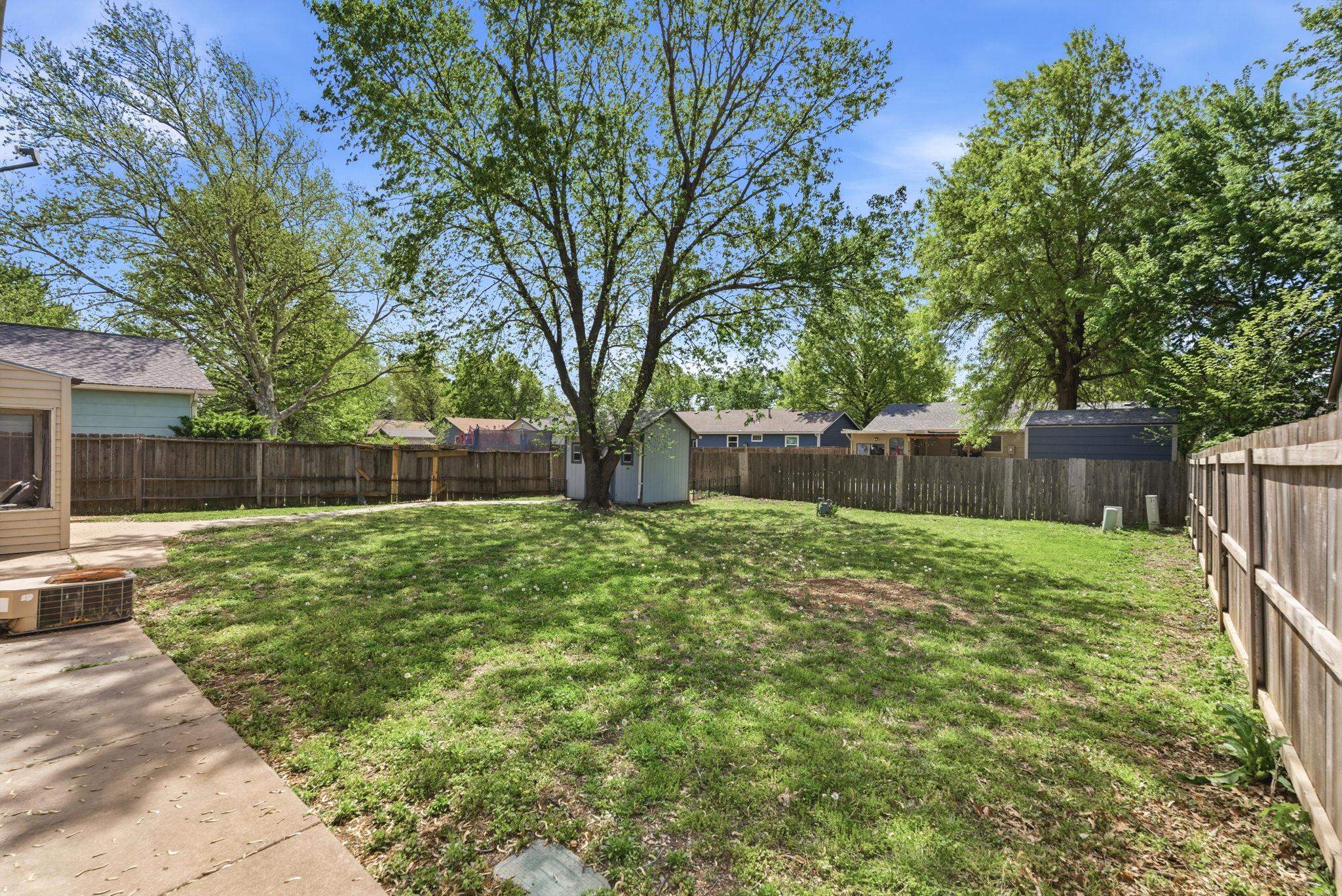 5929 W York Street Wichita KS 67215