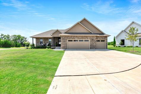 1611 N Shadow Rock Drive Andover KS 67002