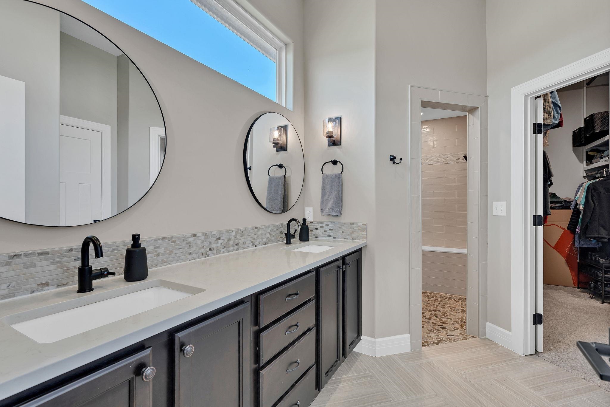 1611 N Shadow Rock Drive Andover KS 67002