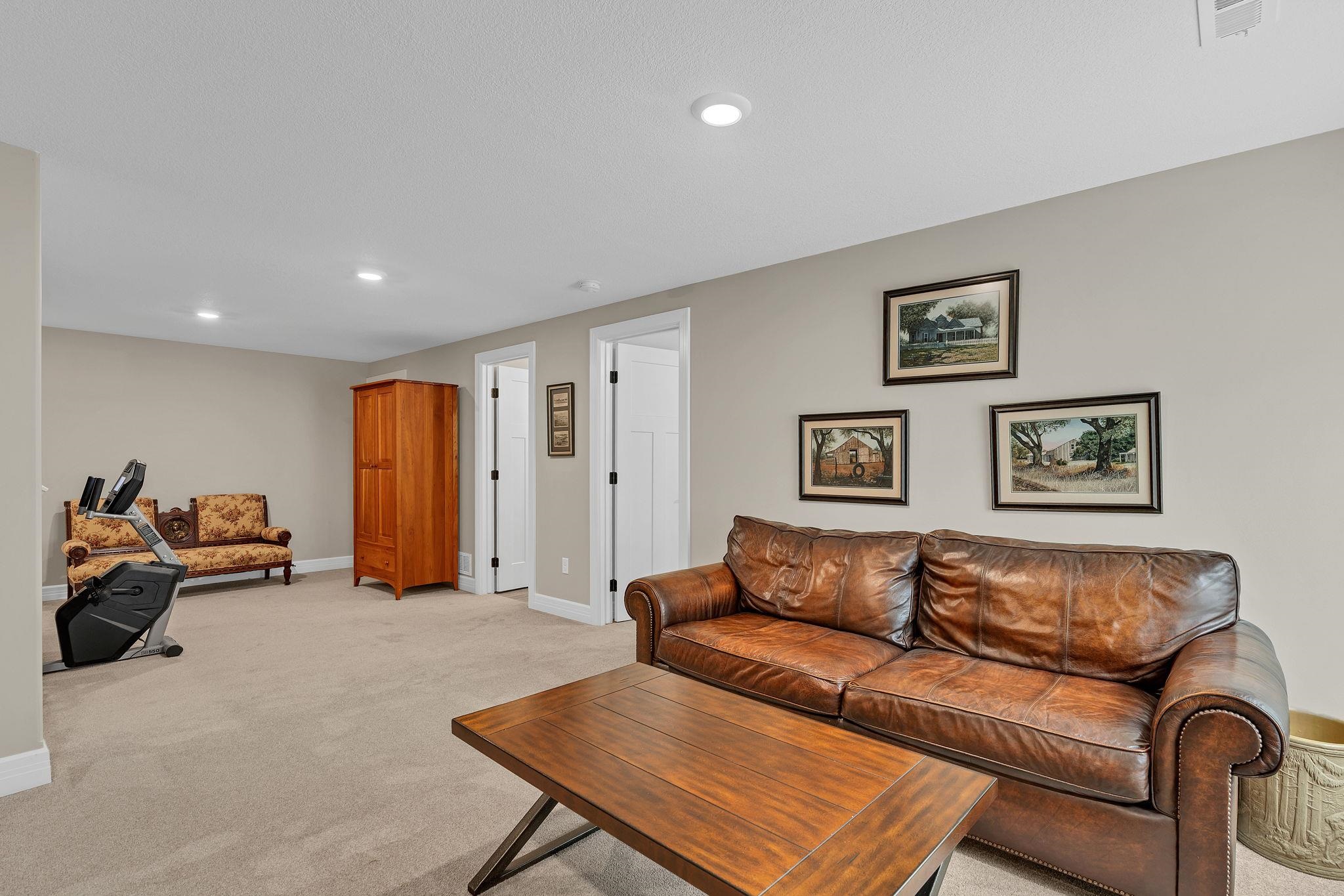 1611 N Shadow Rock Drive Andover KS 67002