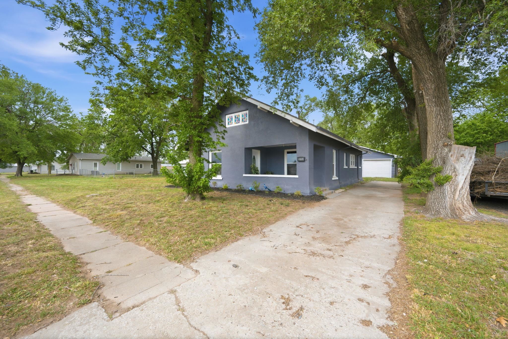 315 S Somerset Street Norwich KS 67118