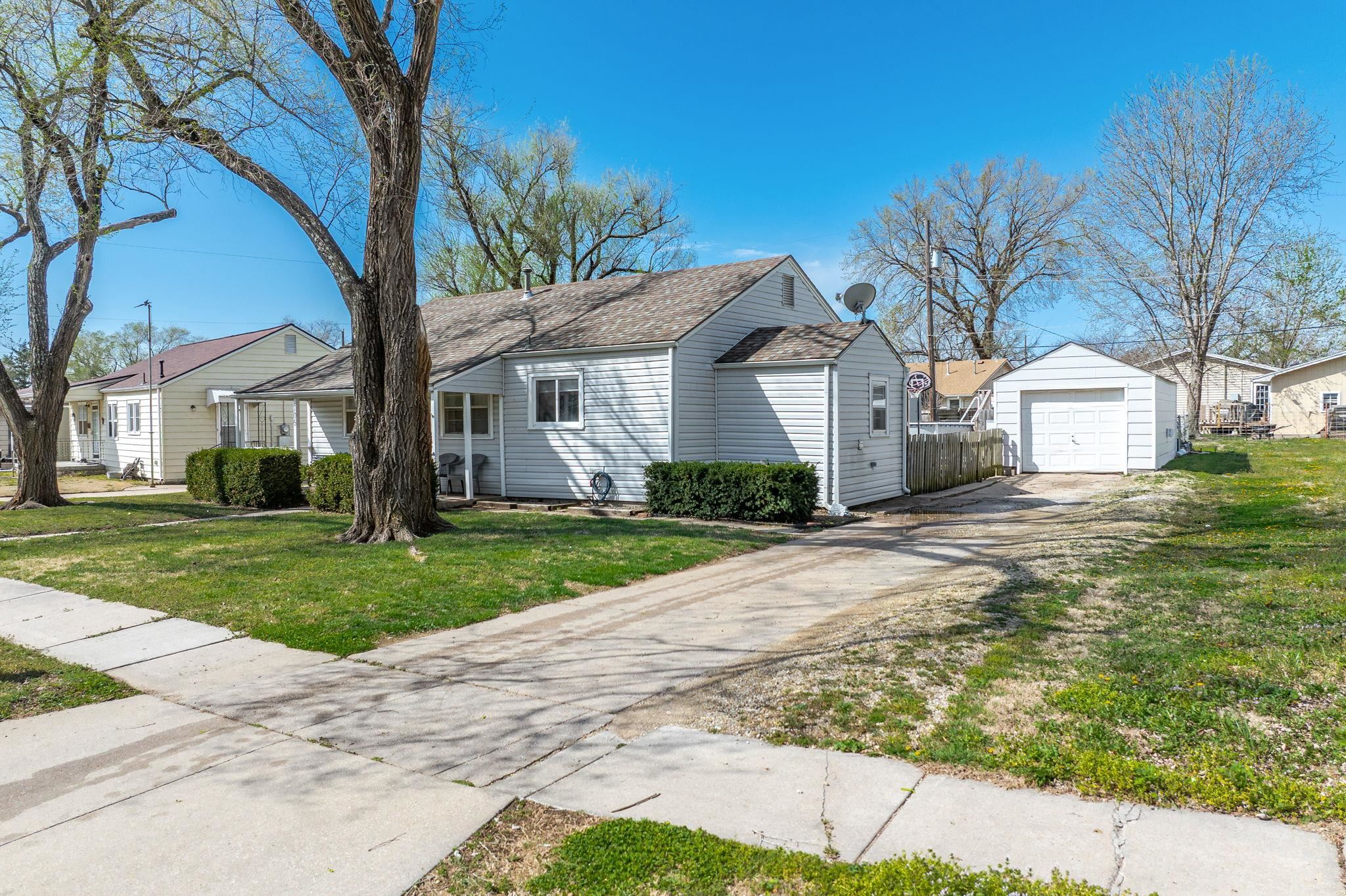 705 Maplewood Drive El Dorado KS 67042