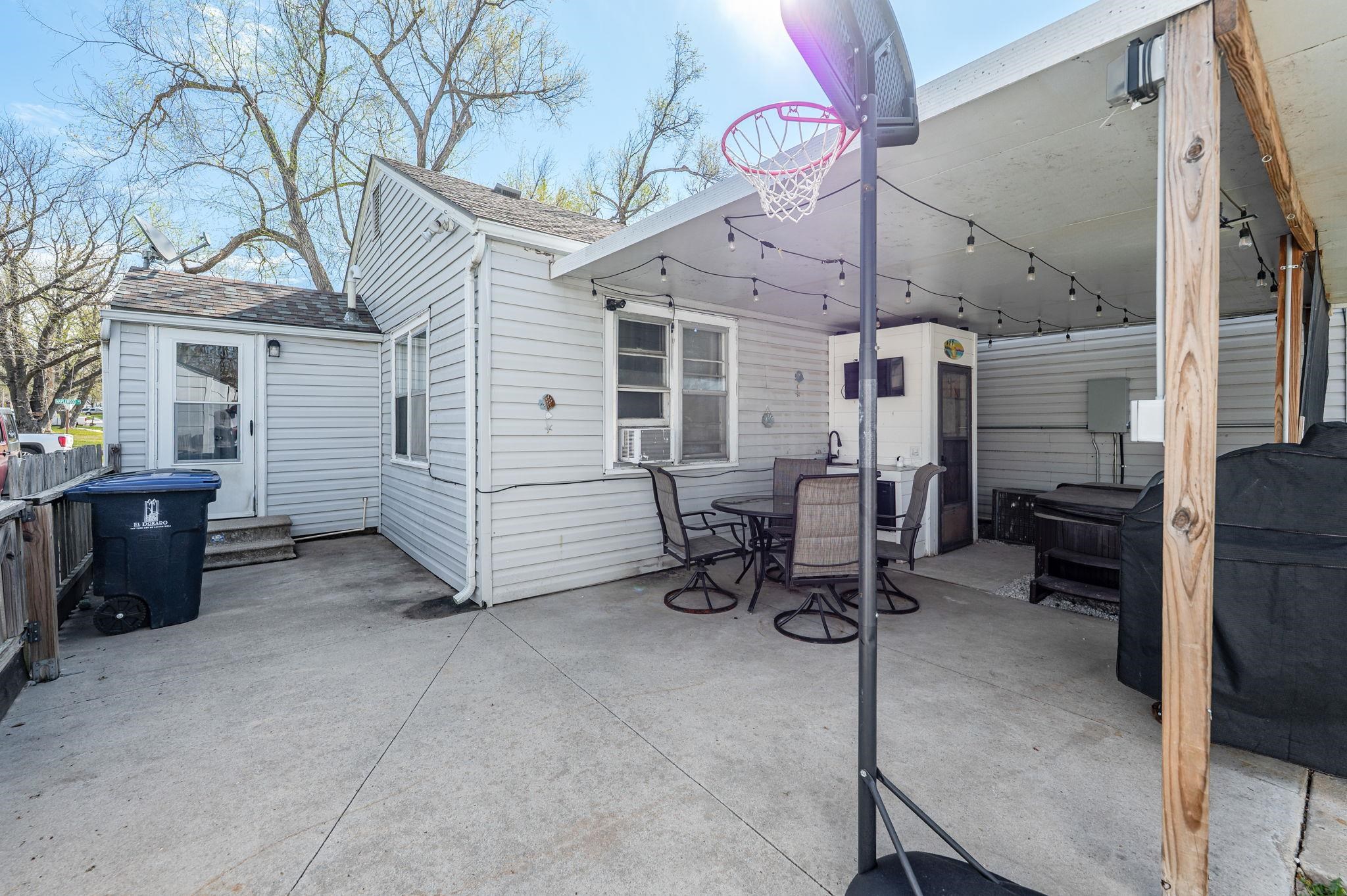 705 Maplewood Drive El Dorado KS 67042
